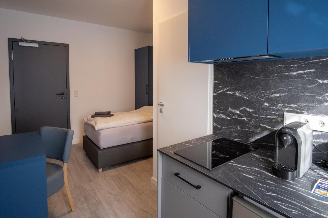 Single Room with Bathroom photo 2