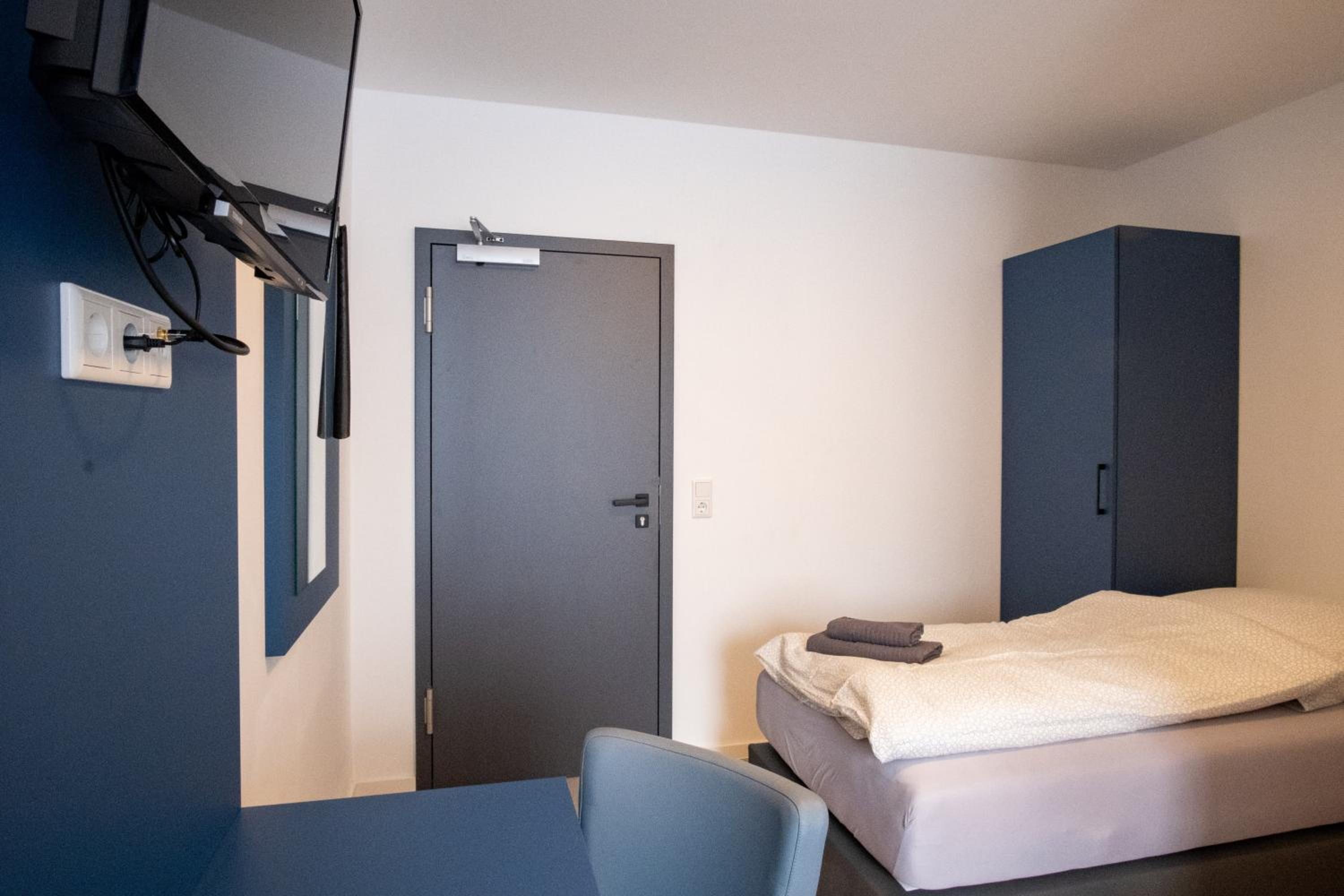 Single Room with Bathroom photo 3