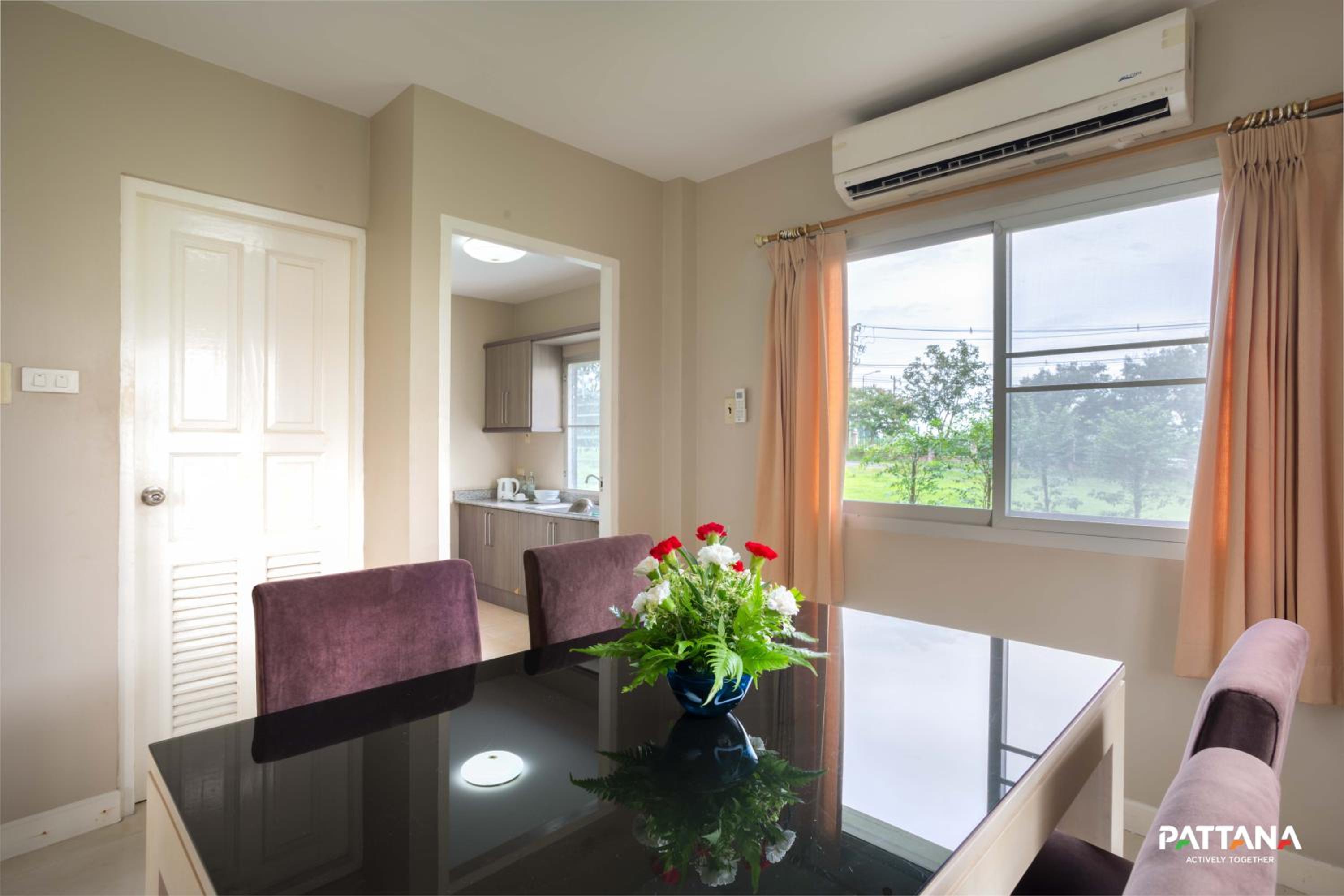 Three-Bedroom Villa - Photo 8