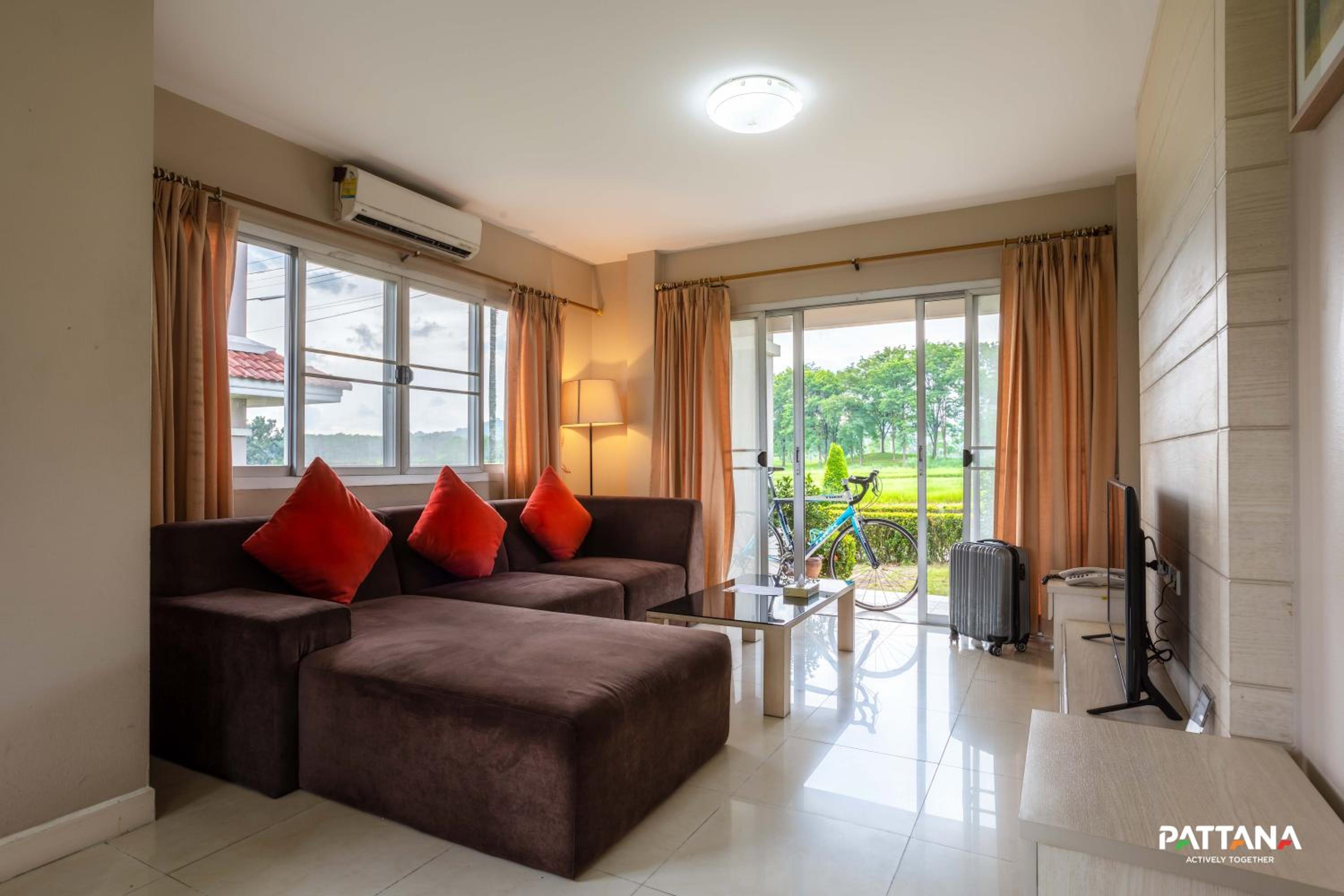 Three-Bedroom Villa photo 3
