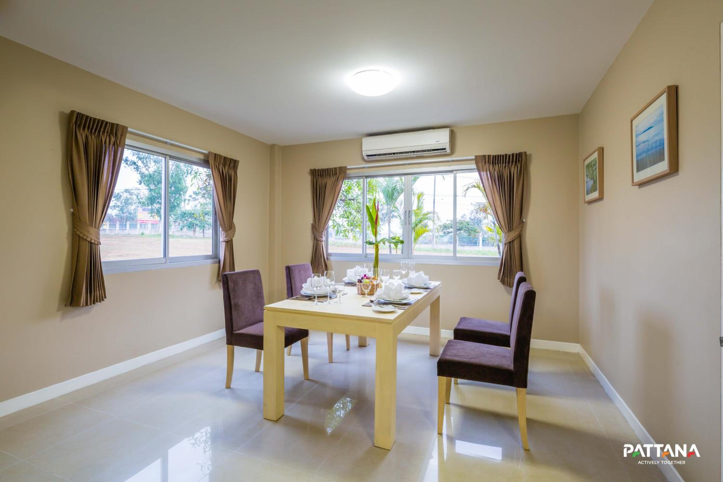 Three-Bedroom Villa - Photo 4