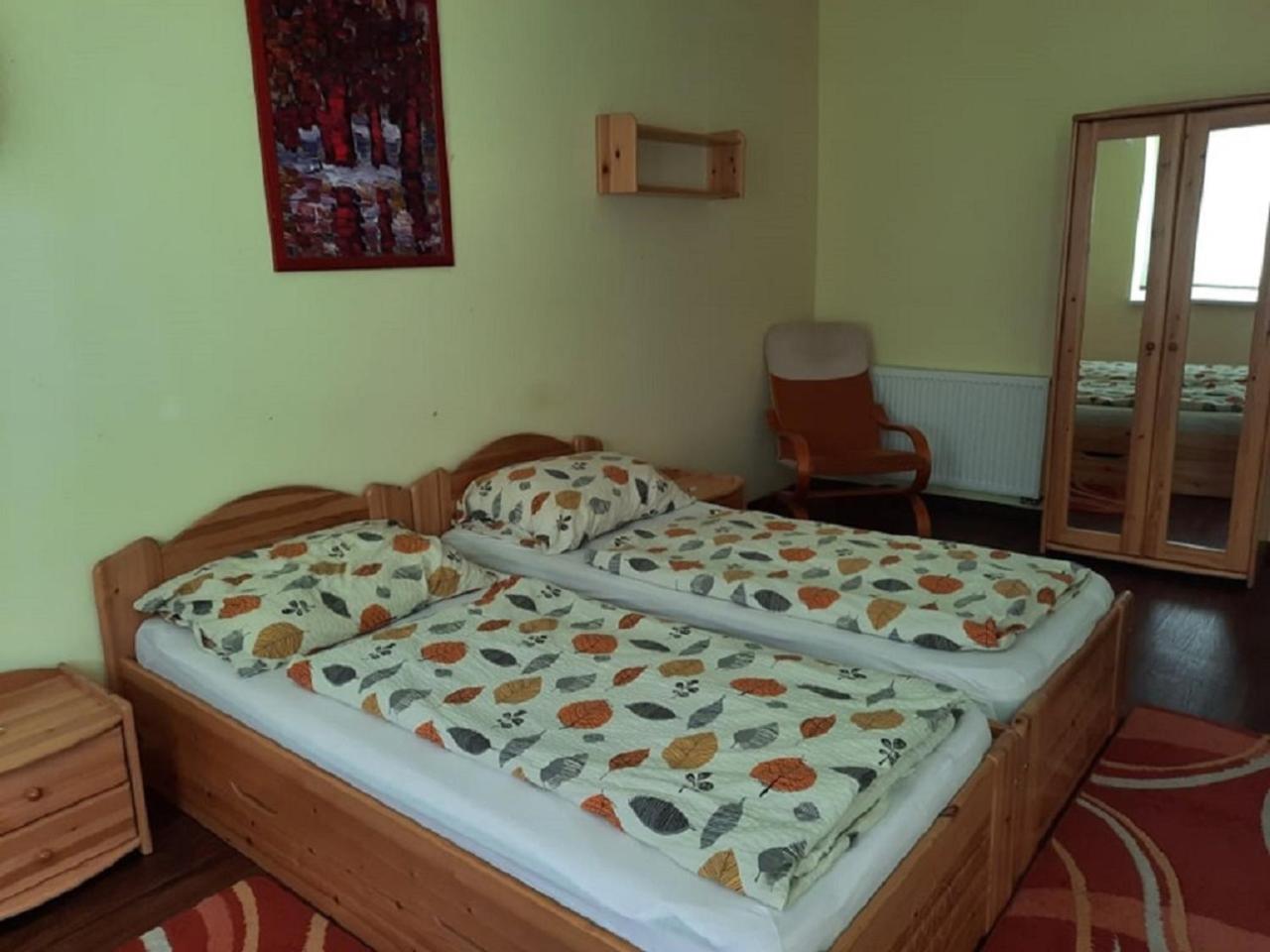 Three-Bedroom House - Photo 3