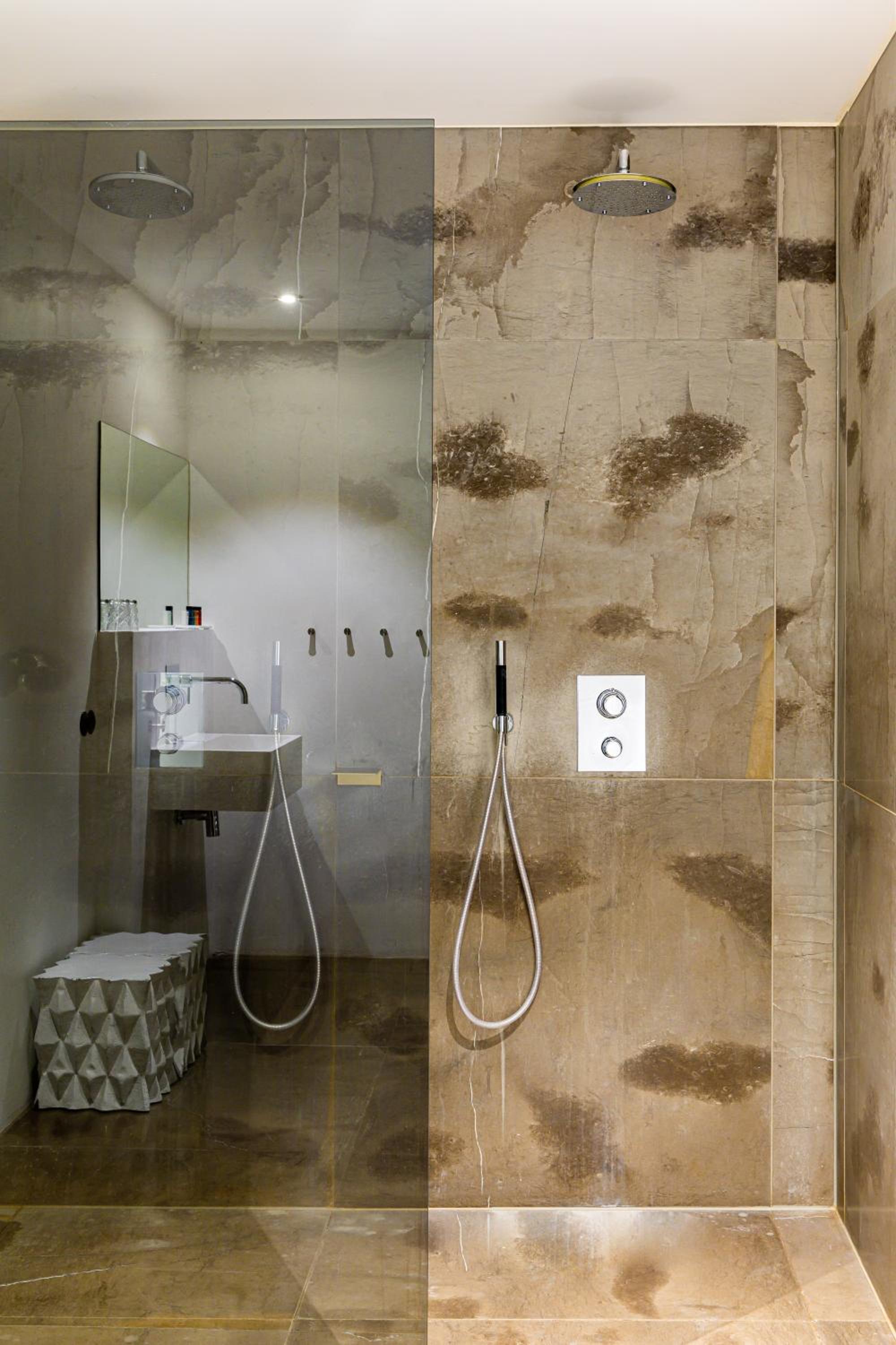 Apartment with bath and shower in coach house 2-6p. - Photo 5