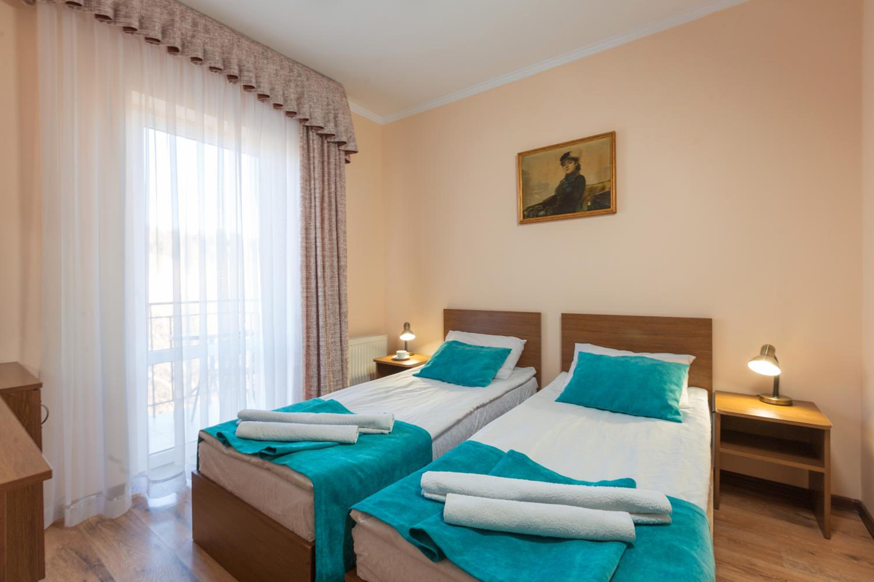 Deluxe Double or Twin Room with Mountain View photo 2