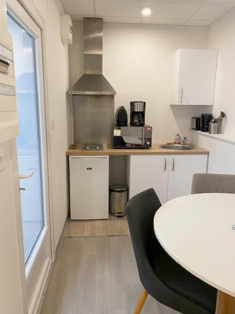 Studio Apartment photo 1