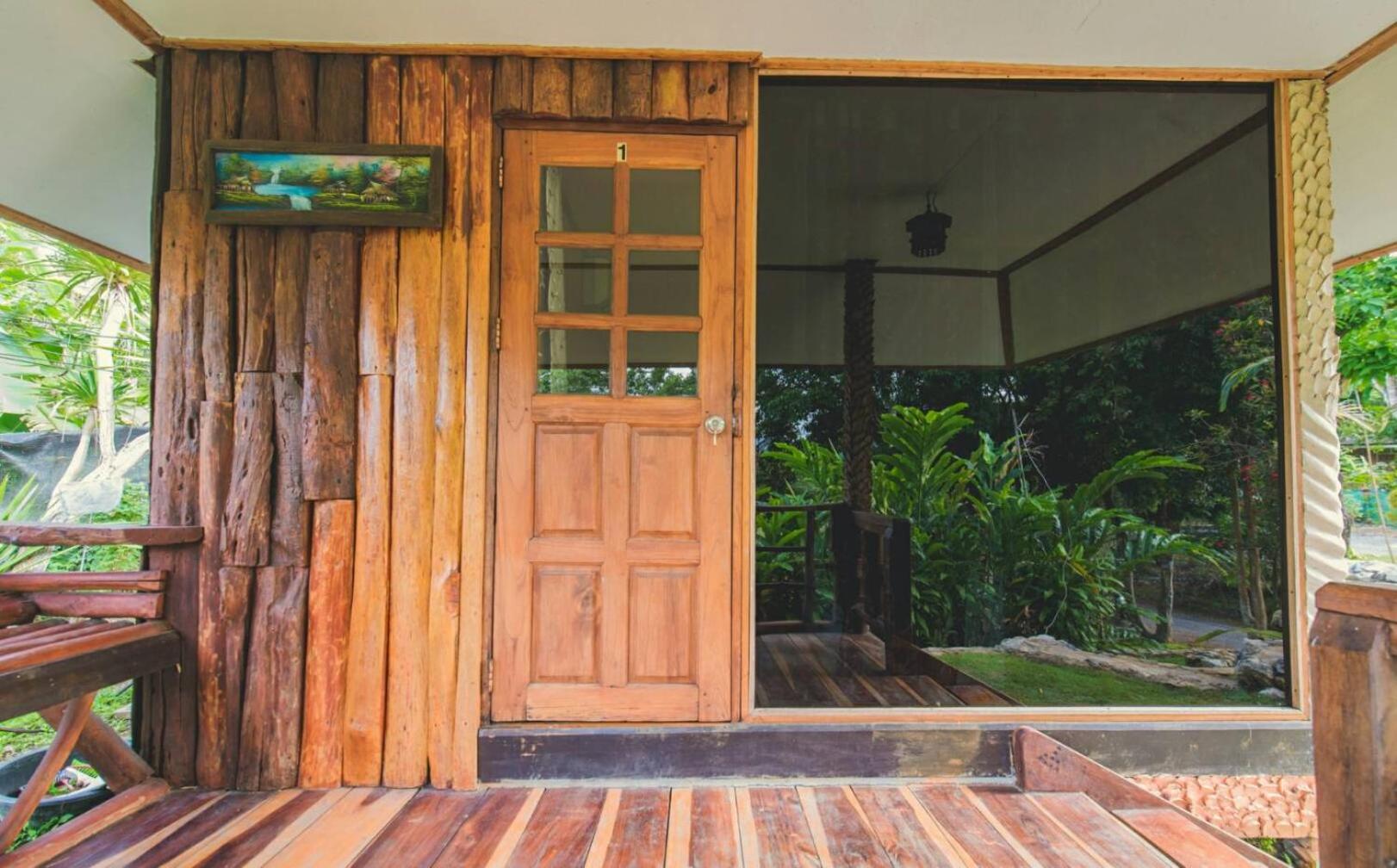 Deluxe Double Room with Balcony - Photo 3