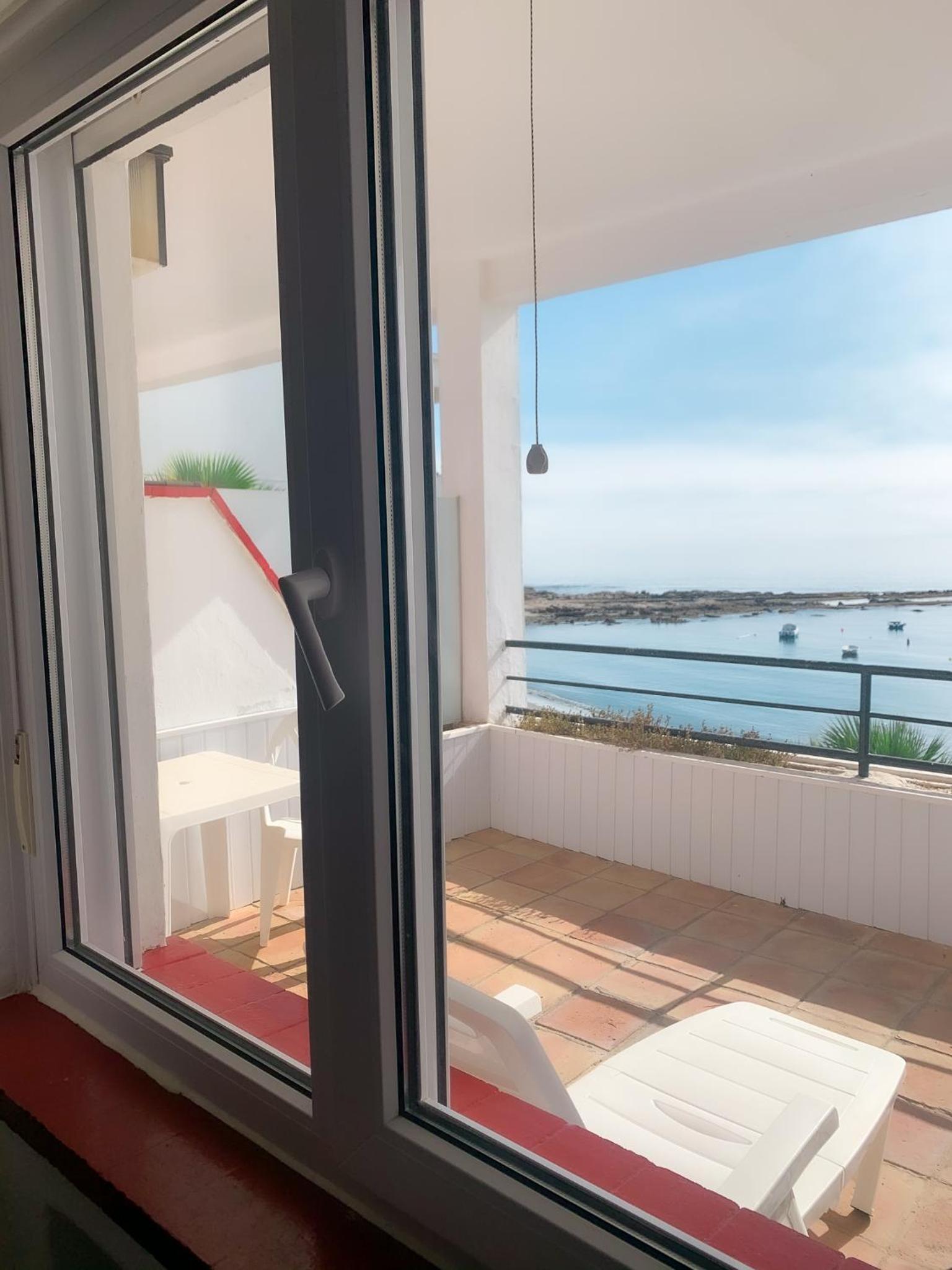 Double Room with Sea View - Photo 2