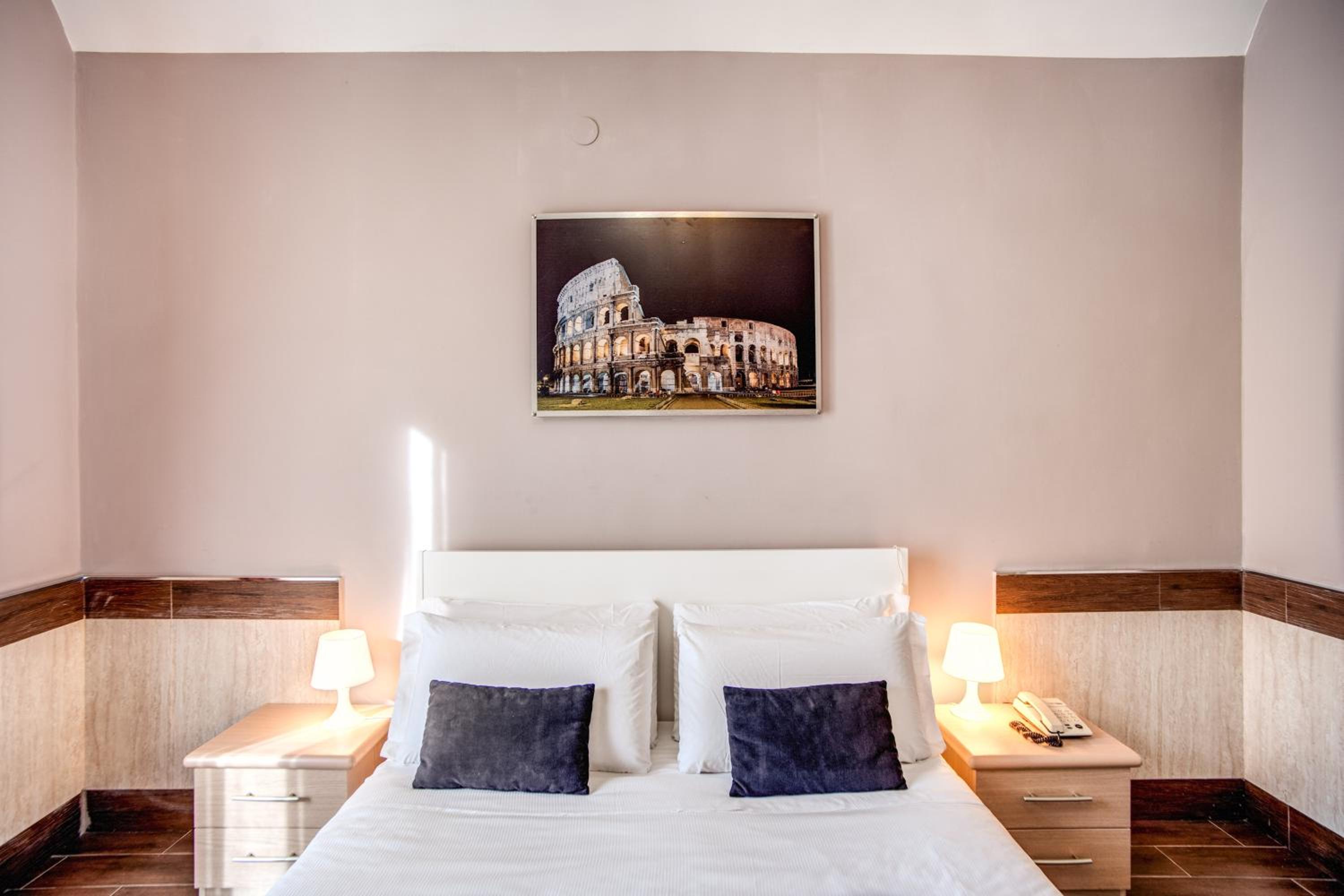Double Room thumbnail 6