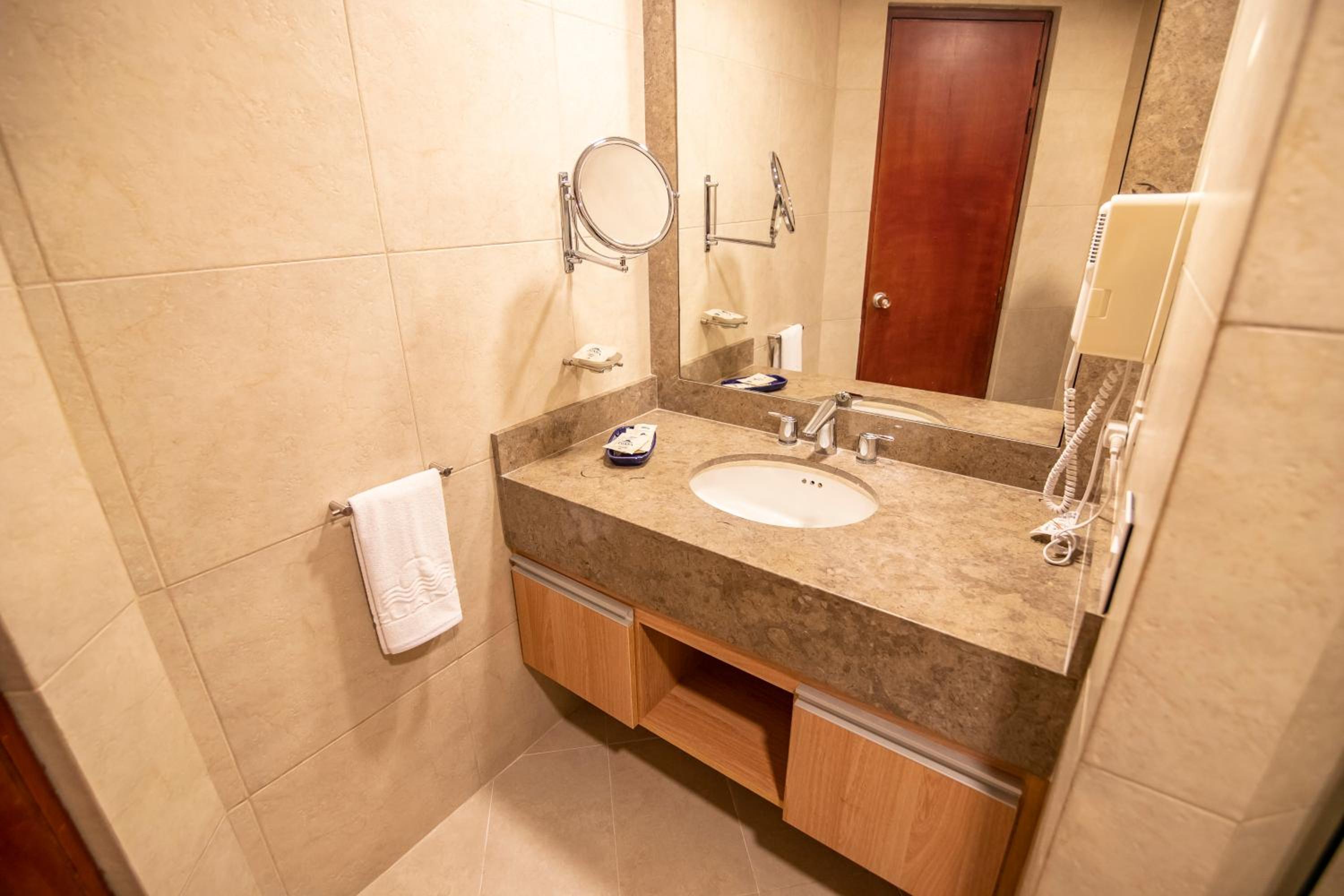 Family Suite - Photo 4