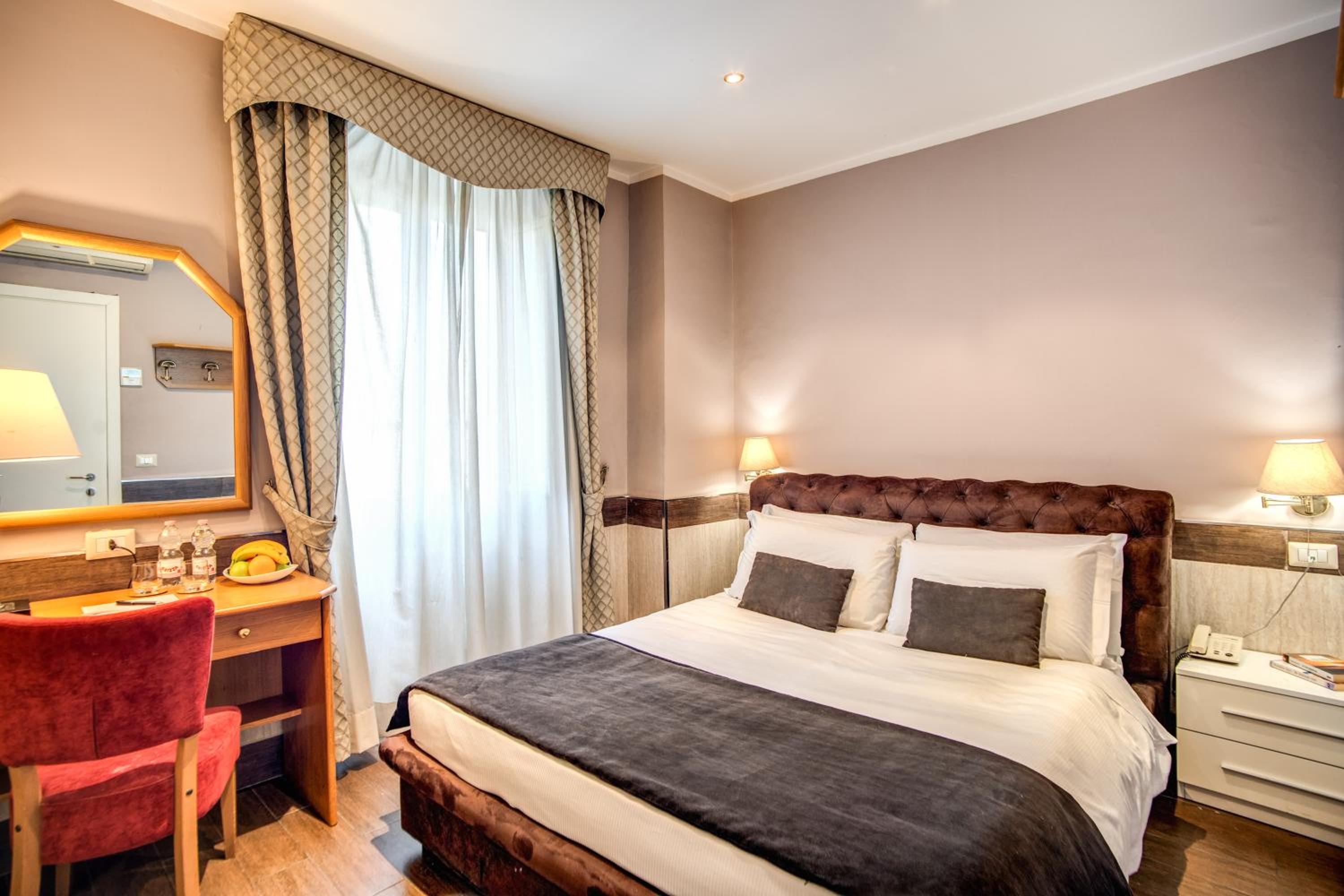 Economy Double Room thumbnail 5