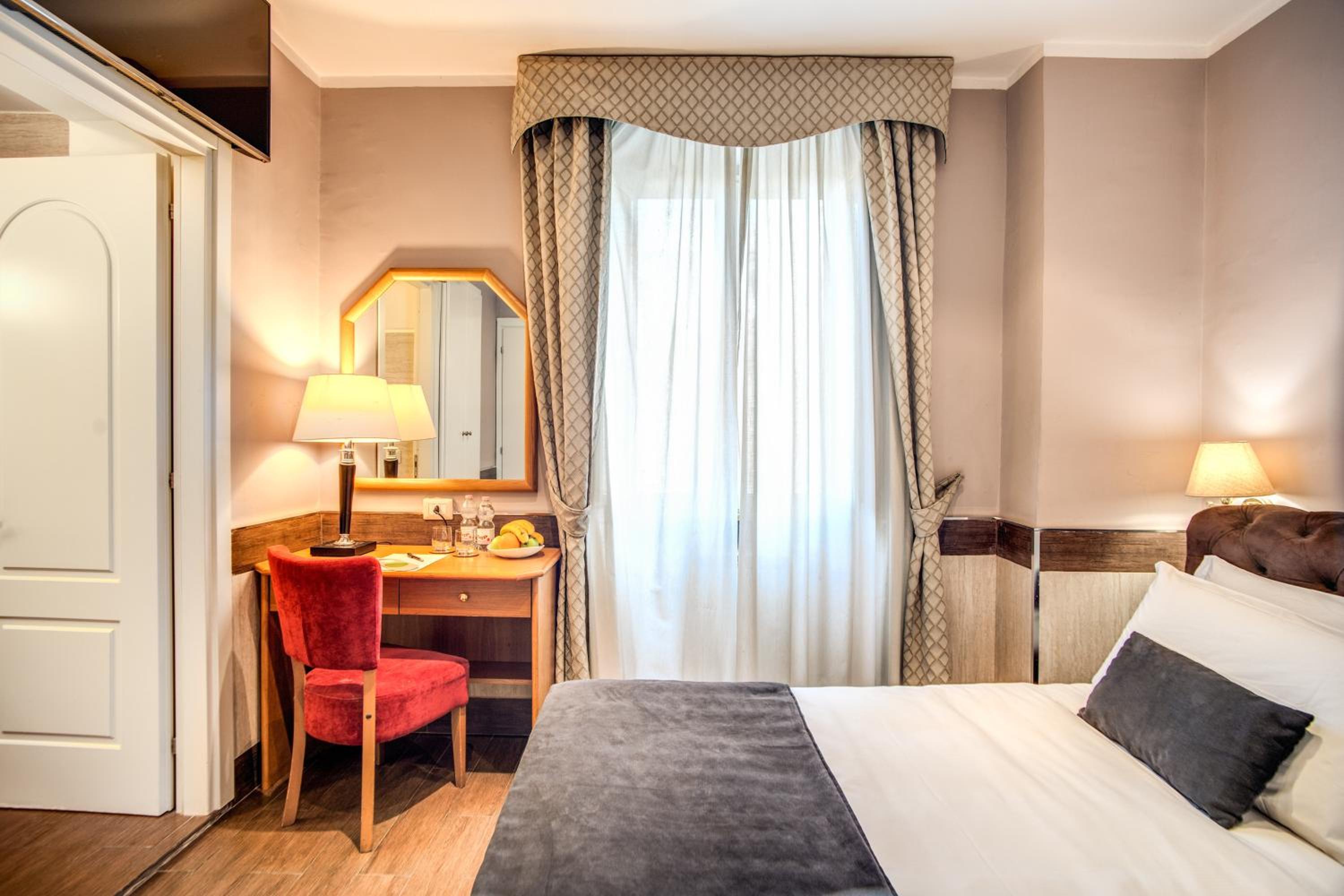Economy Double Room thumbnail 6