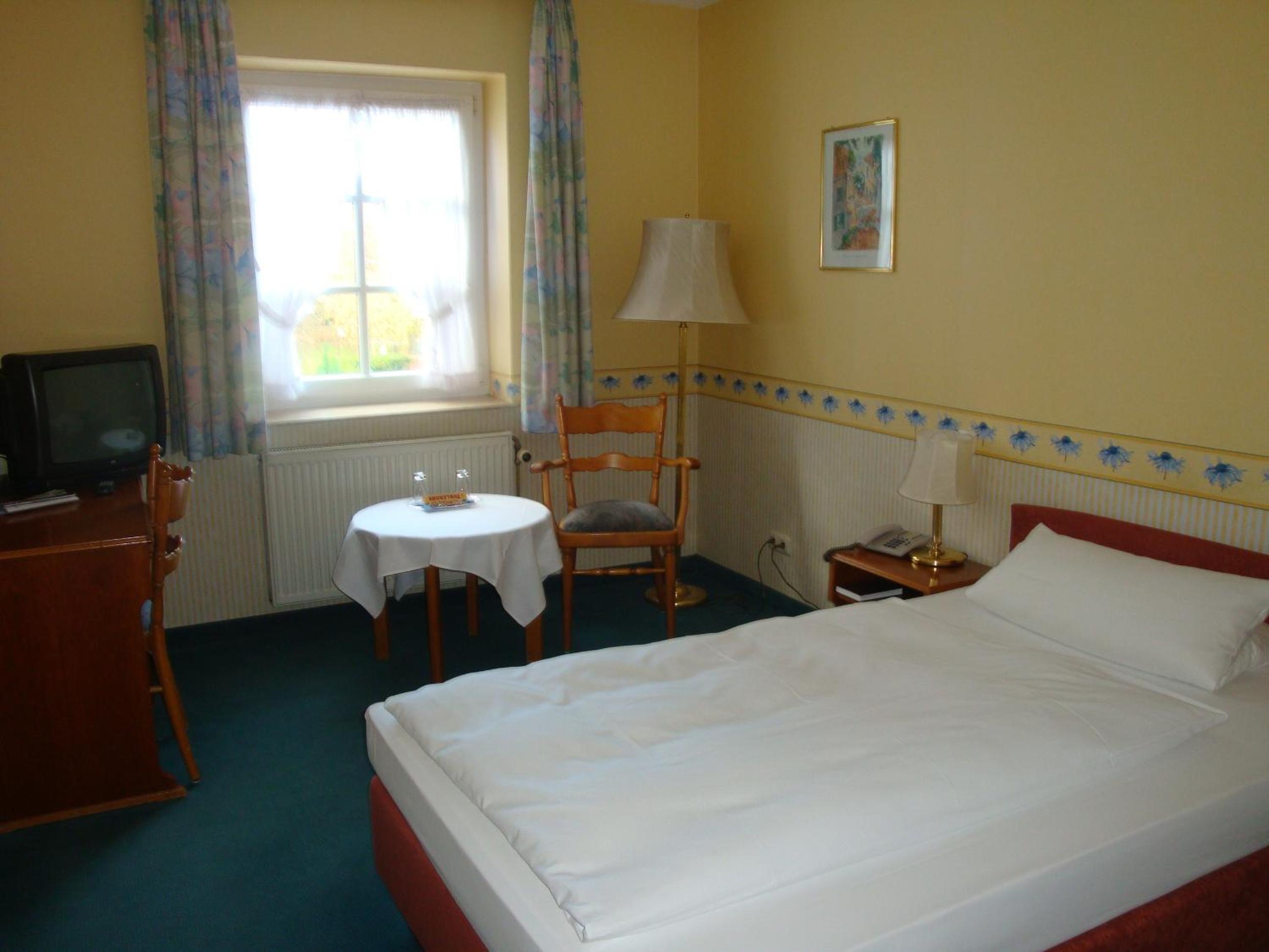Single Room photo 2