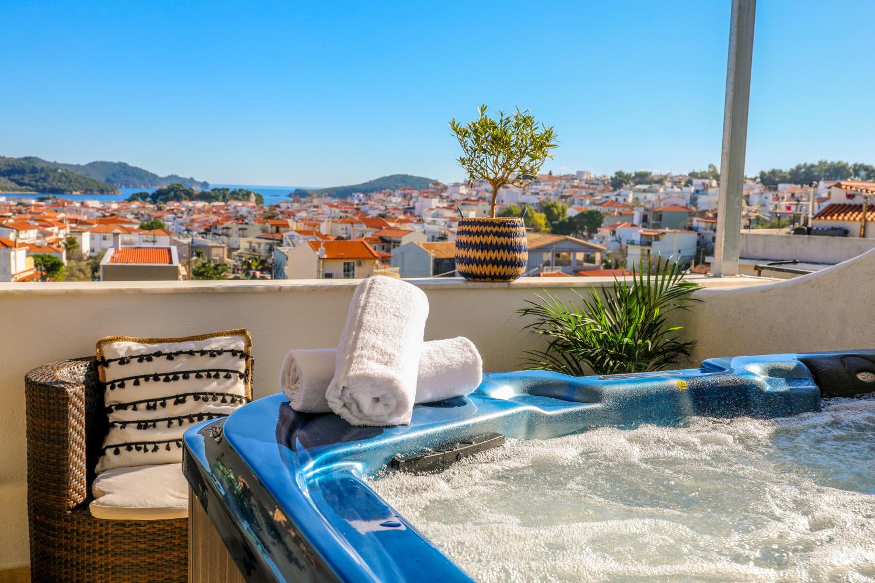 Deluxe Suite with Spa Bath