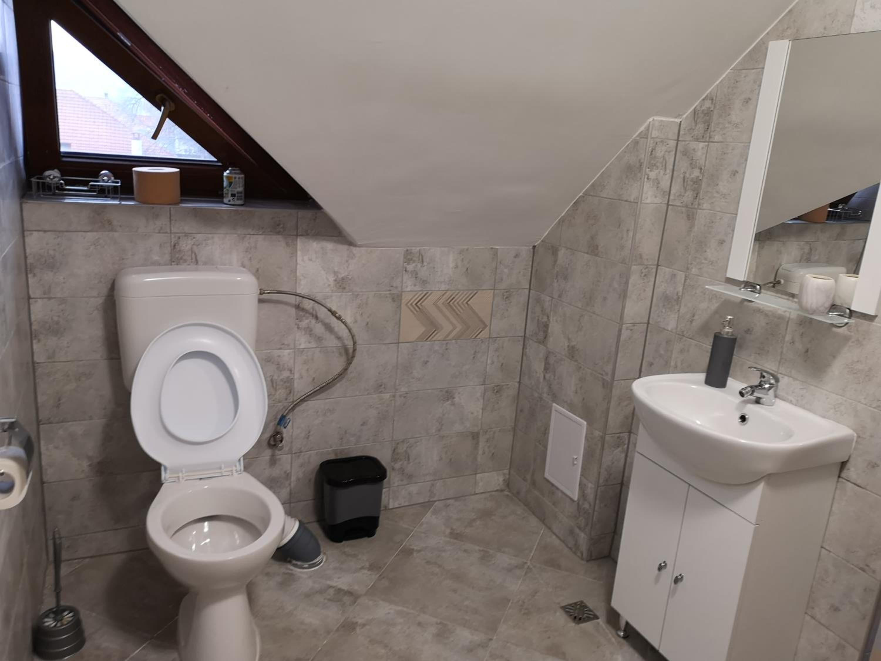 Triple Room - Photo 7