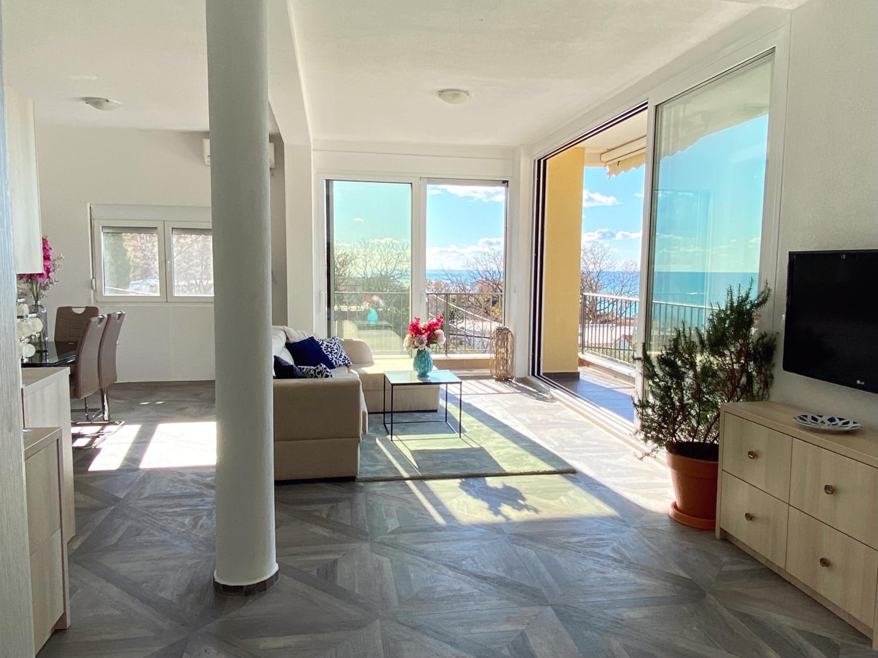 Deluxe Suite with Sea View photo 1