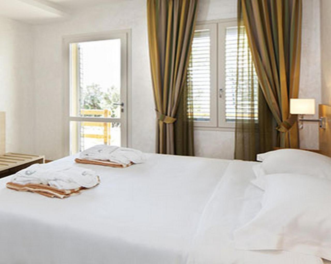 Double Room With Partial Sea View photo 2