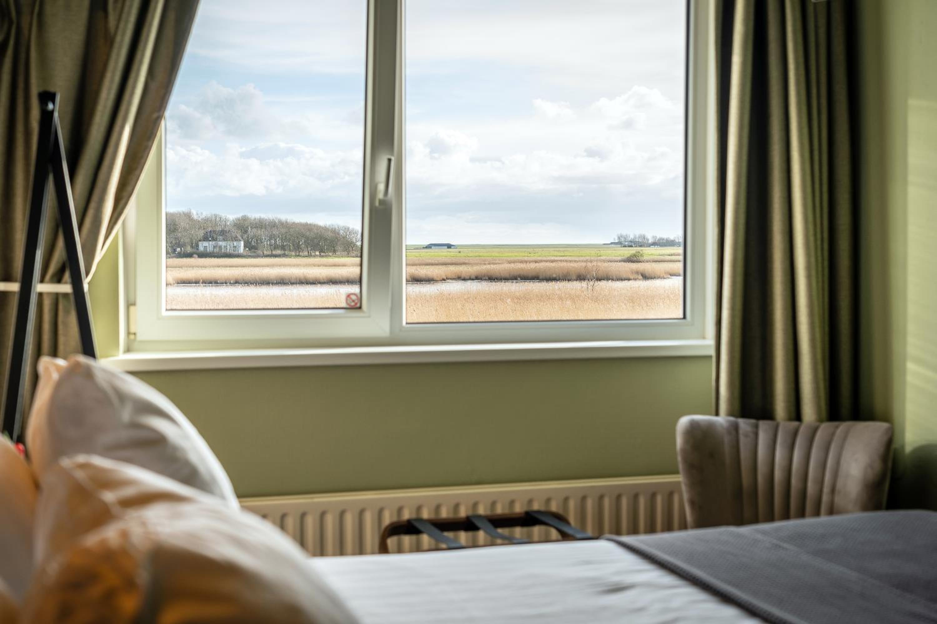 Double Room with Garden View - Photo 6