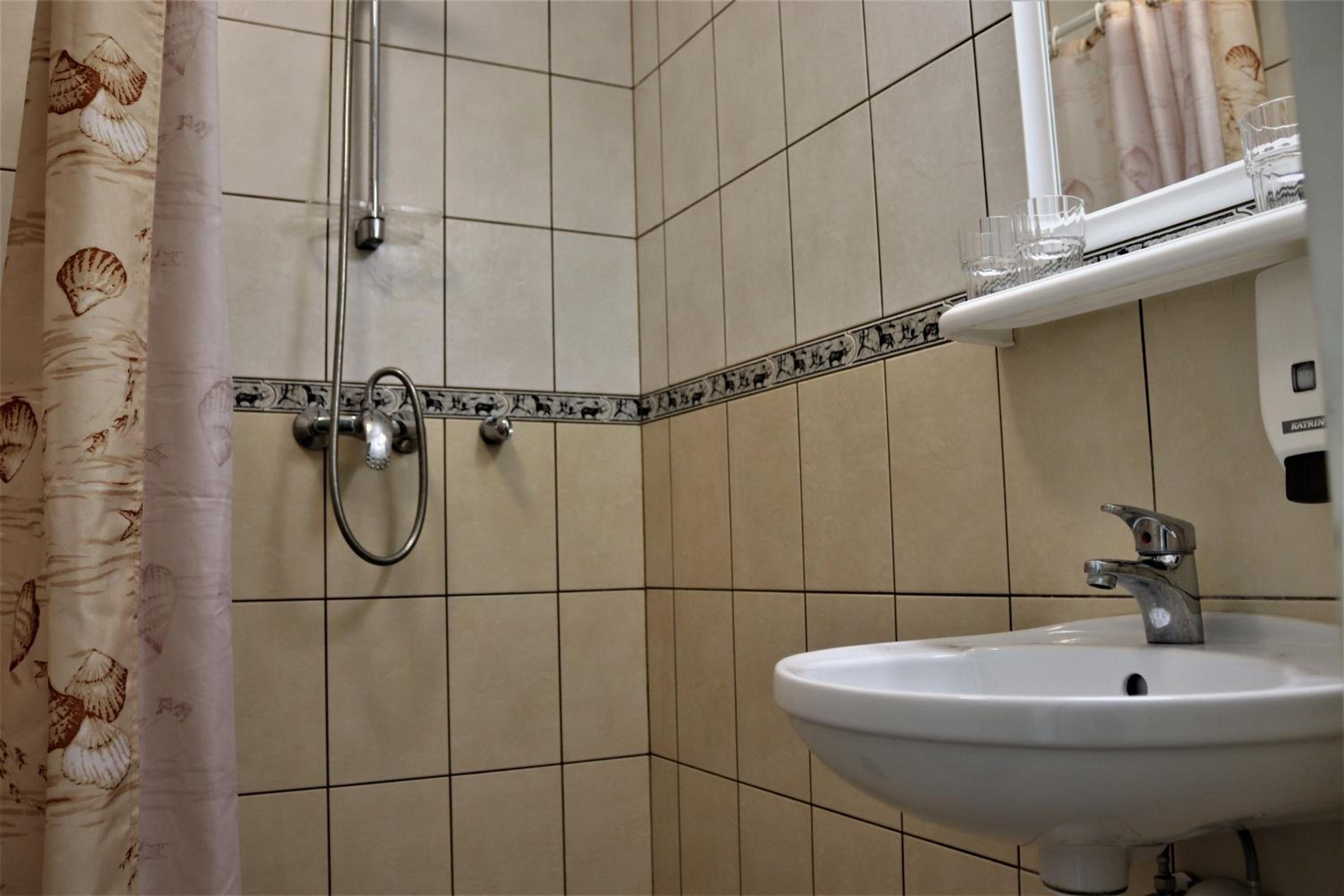 Family Suite - Photo 9