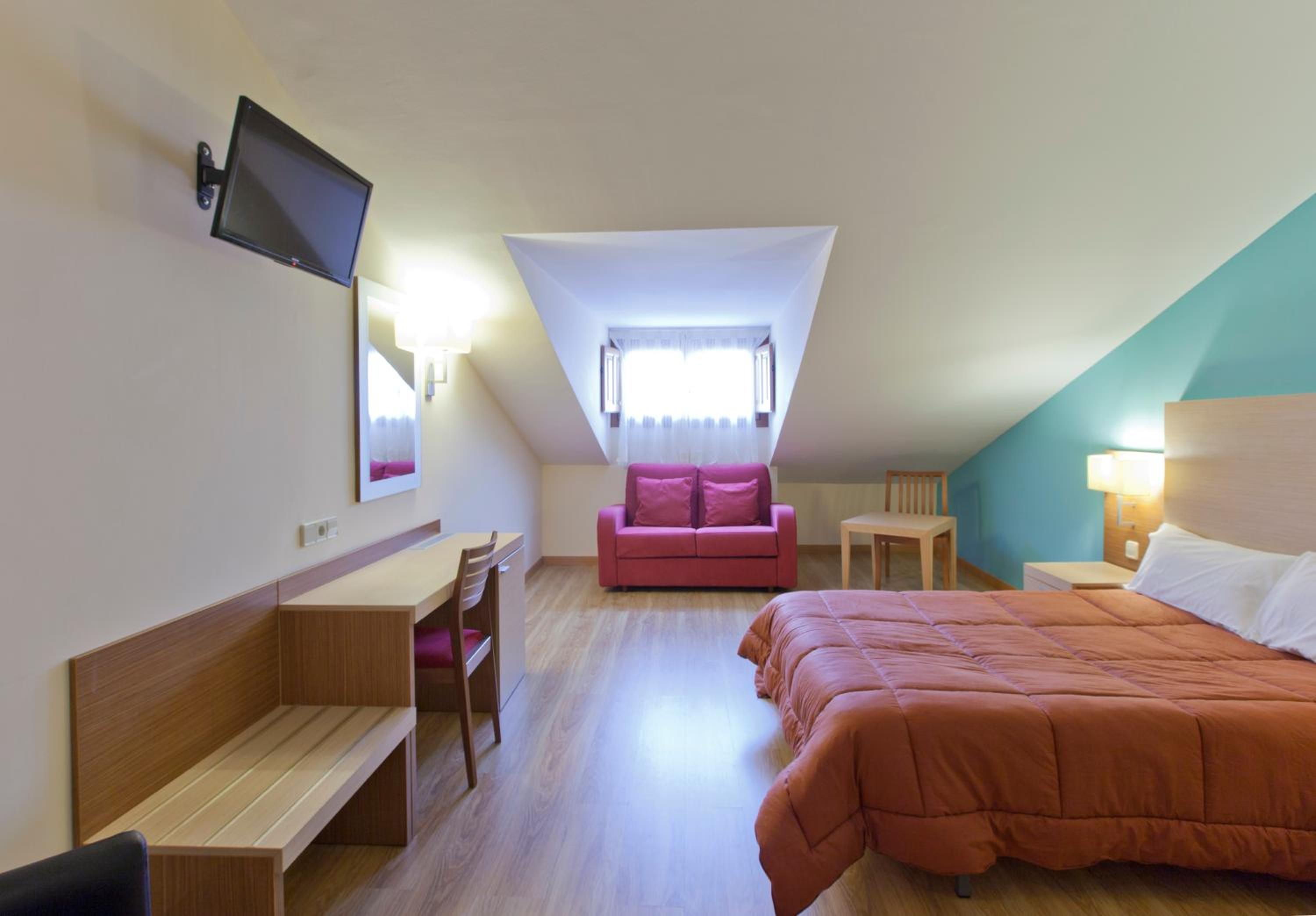 Double Room with Three Extra Beds photo 3