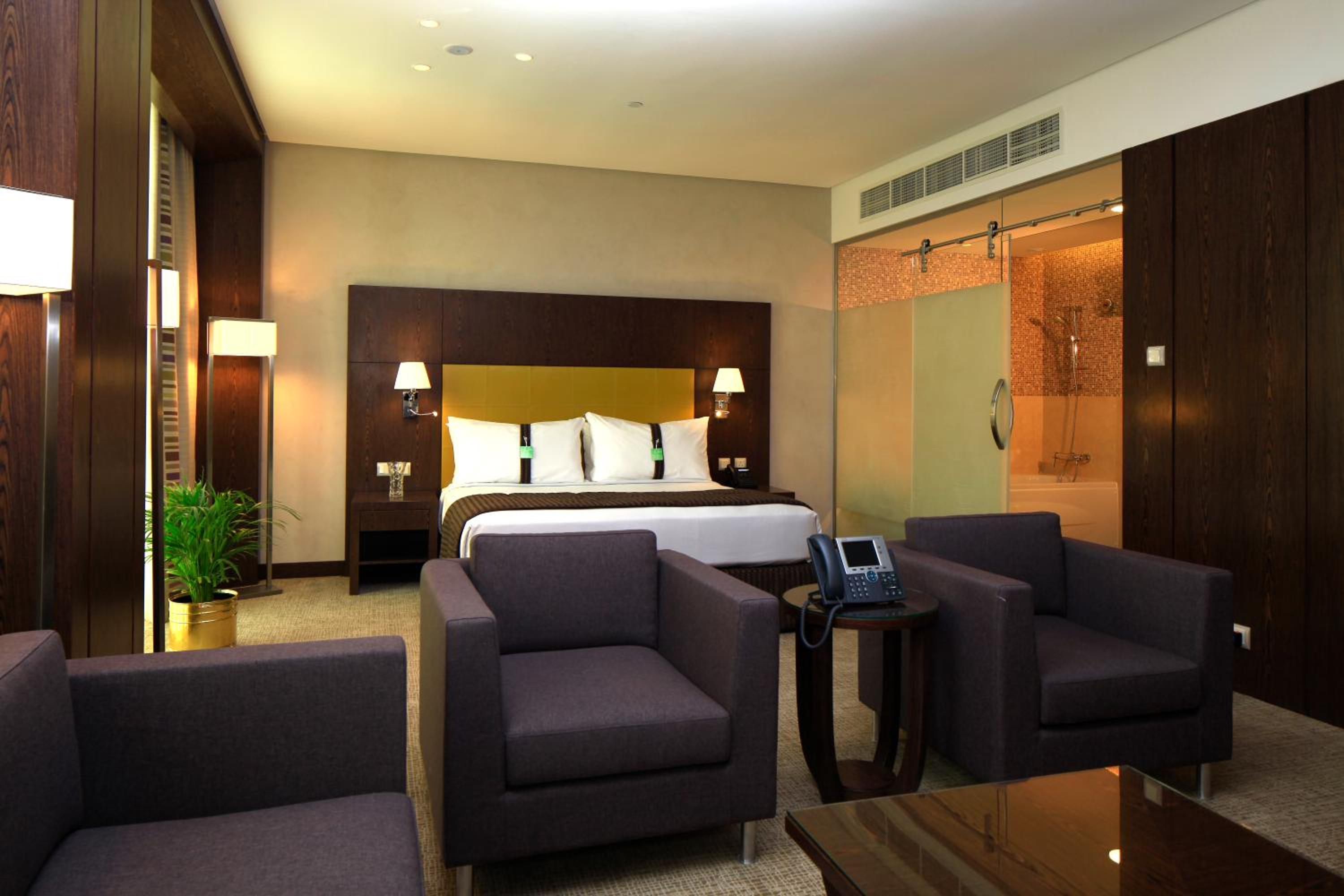 King Suite - Photo 2