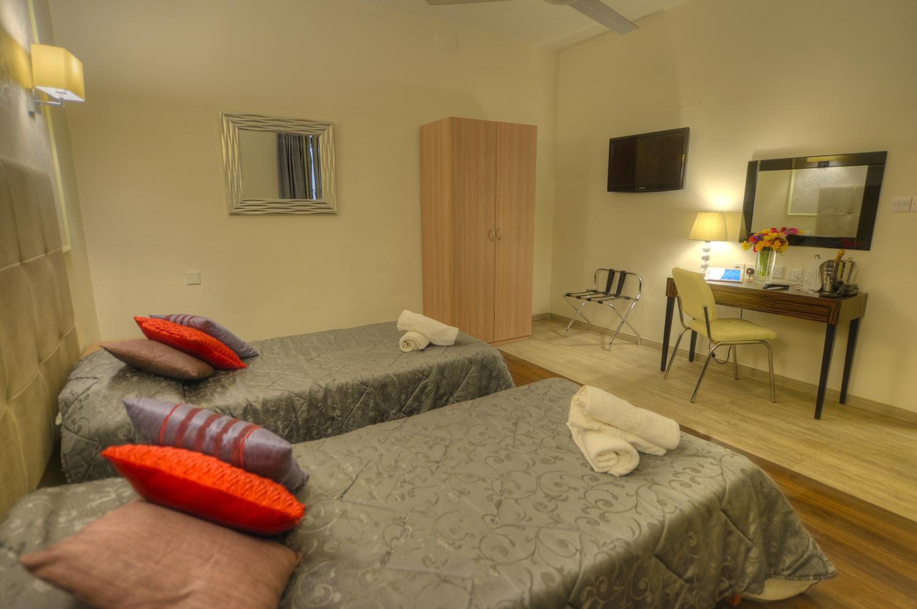 Economy Double or Twin Room - Photo 7