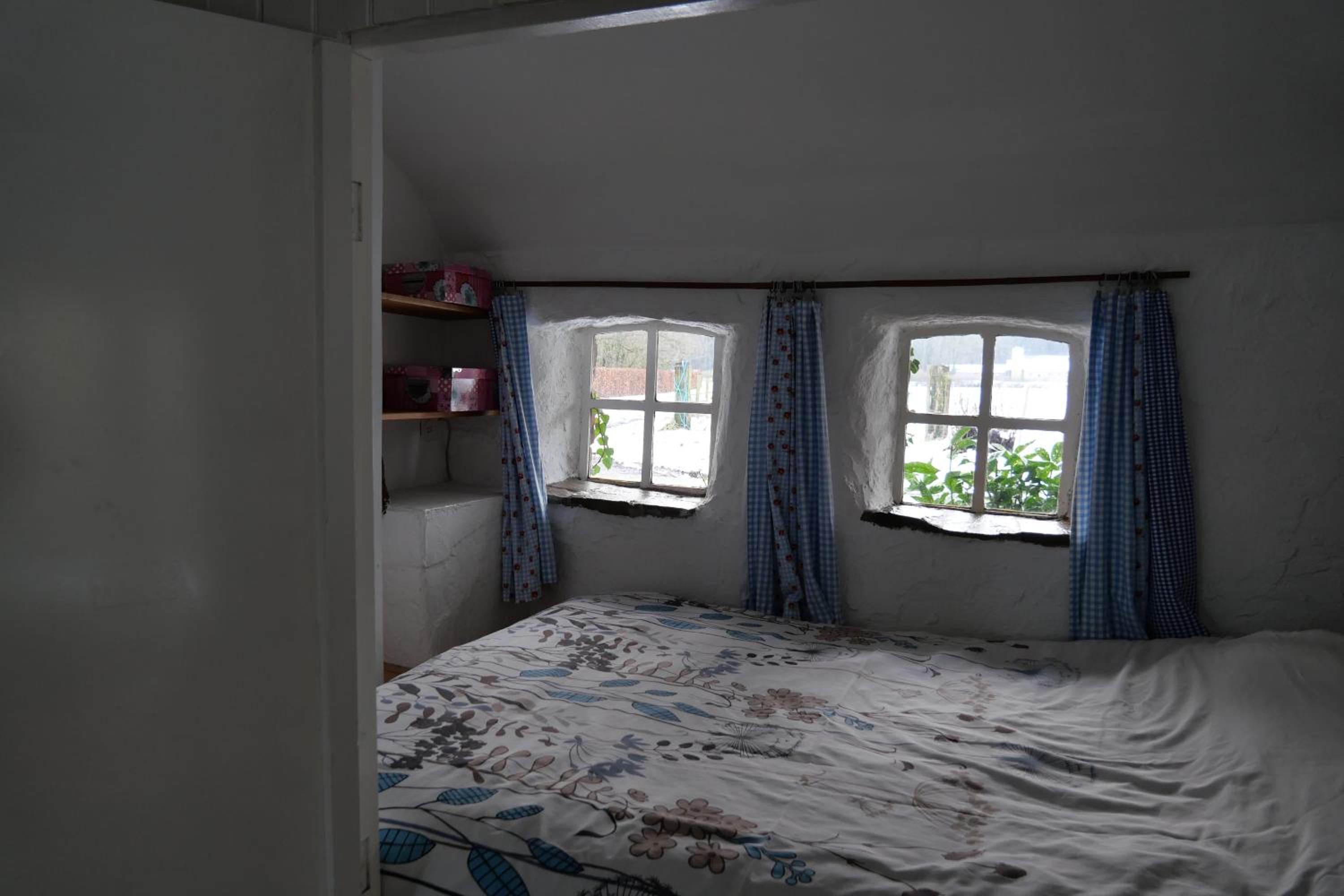 Three-Bedroom Apartment photo 1