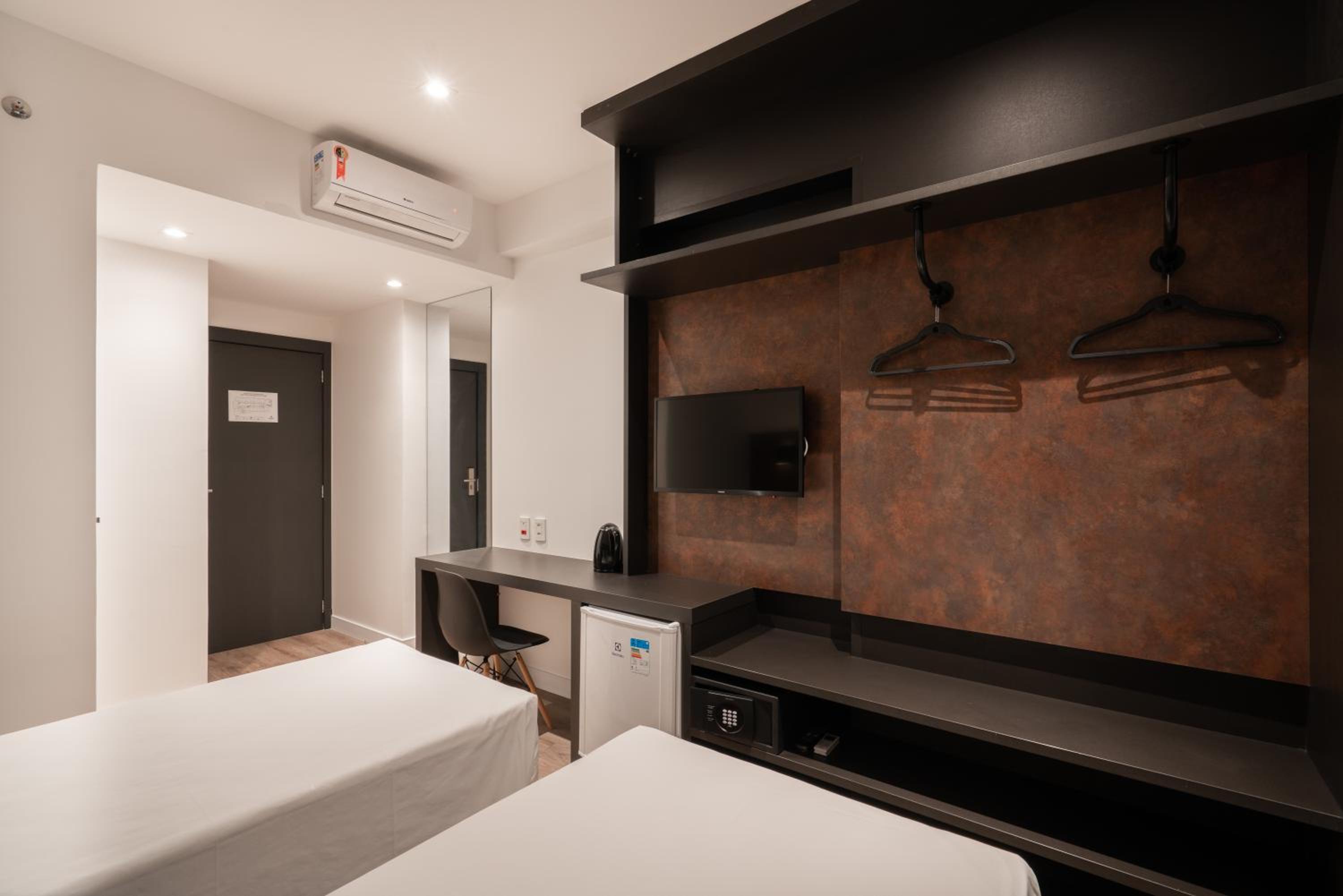 Deluxe Twin Room - Photo 2