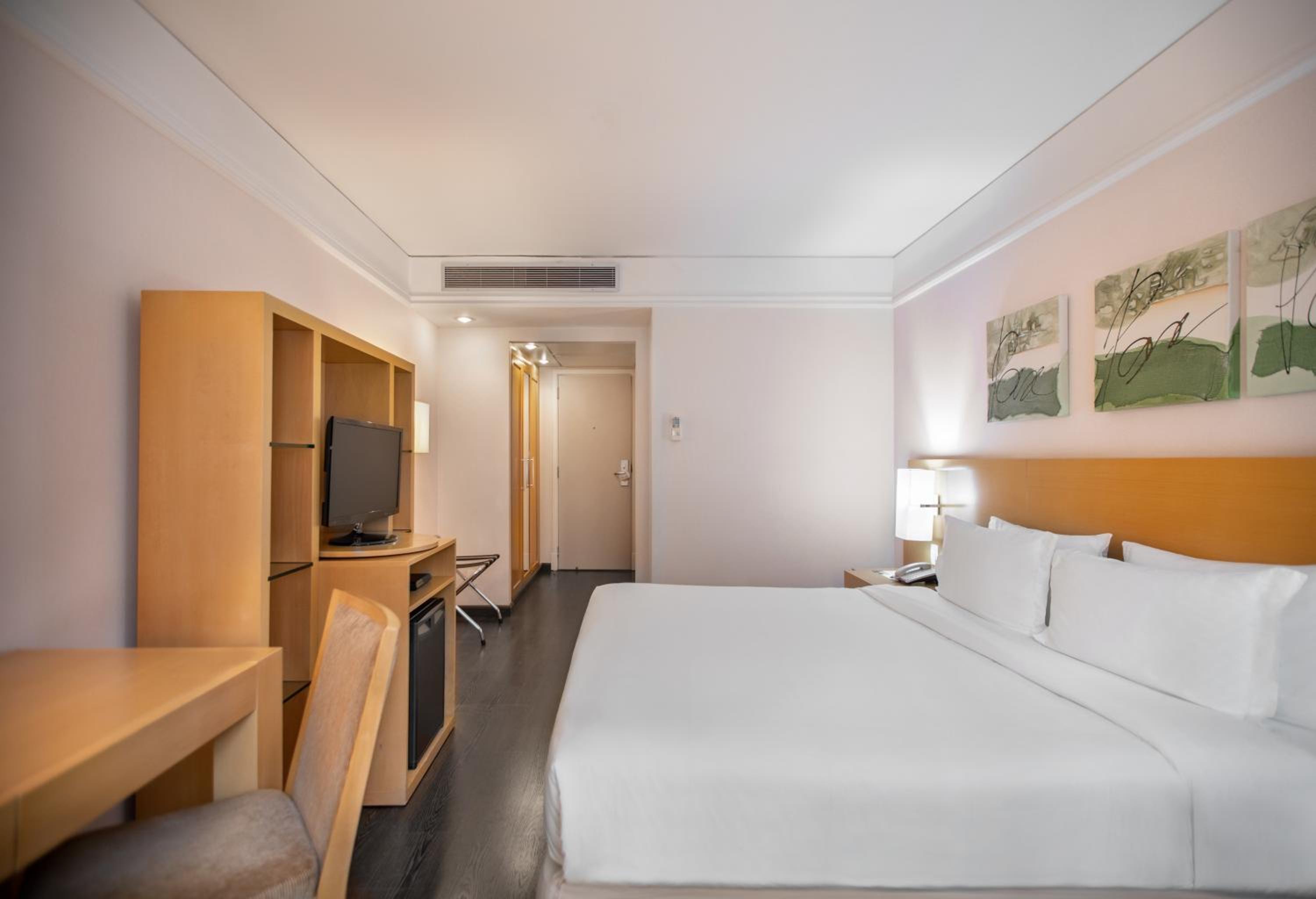 Melia Queen - Photo 2