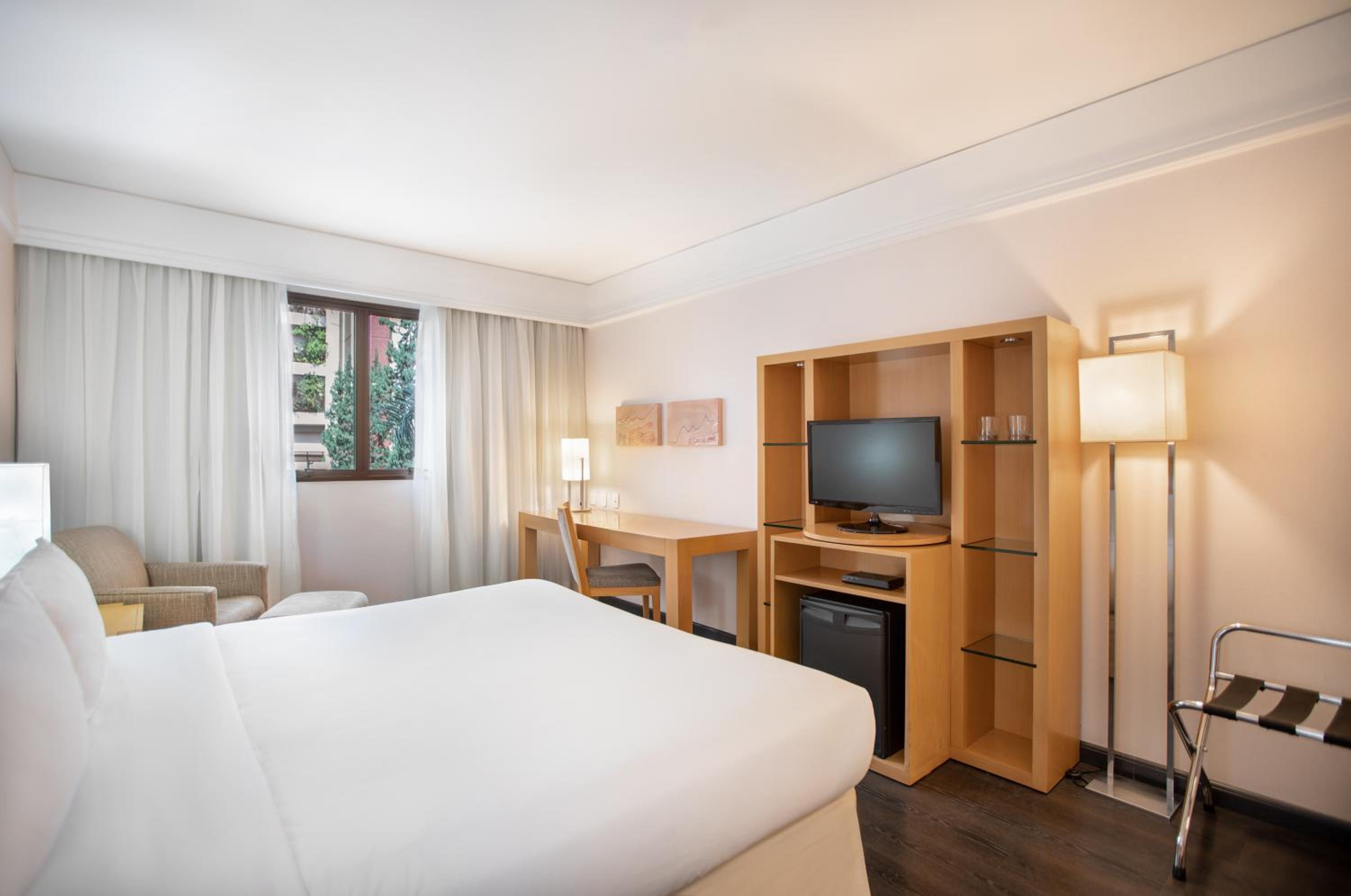 Melia Queen - Photo 3