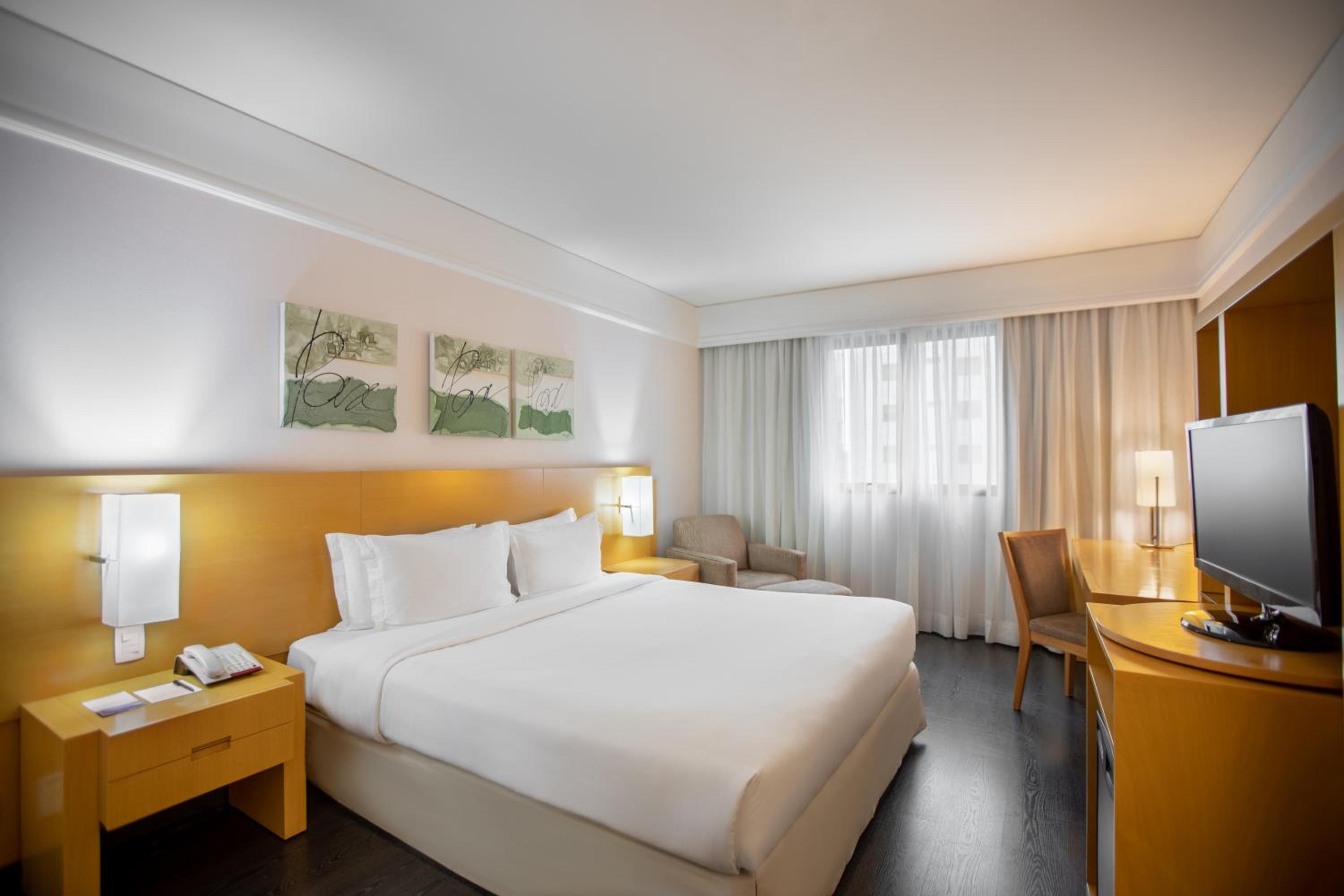 Melia Queen - Photo 1