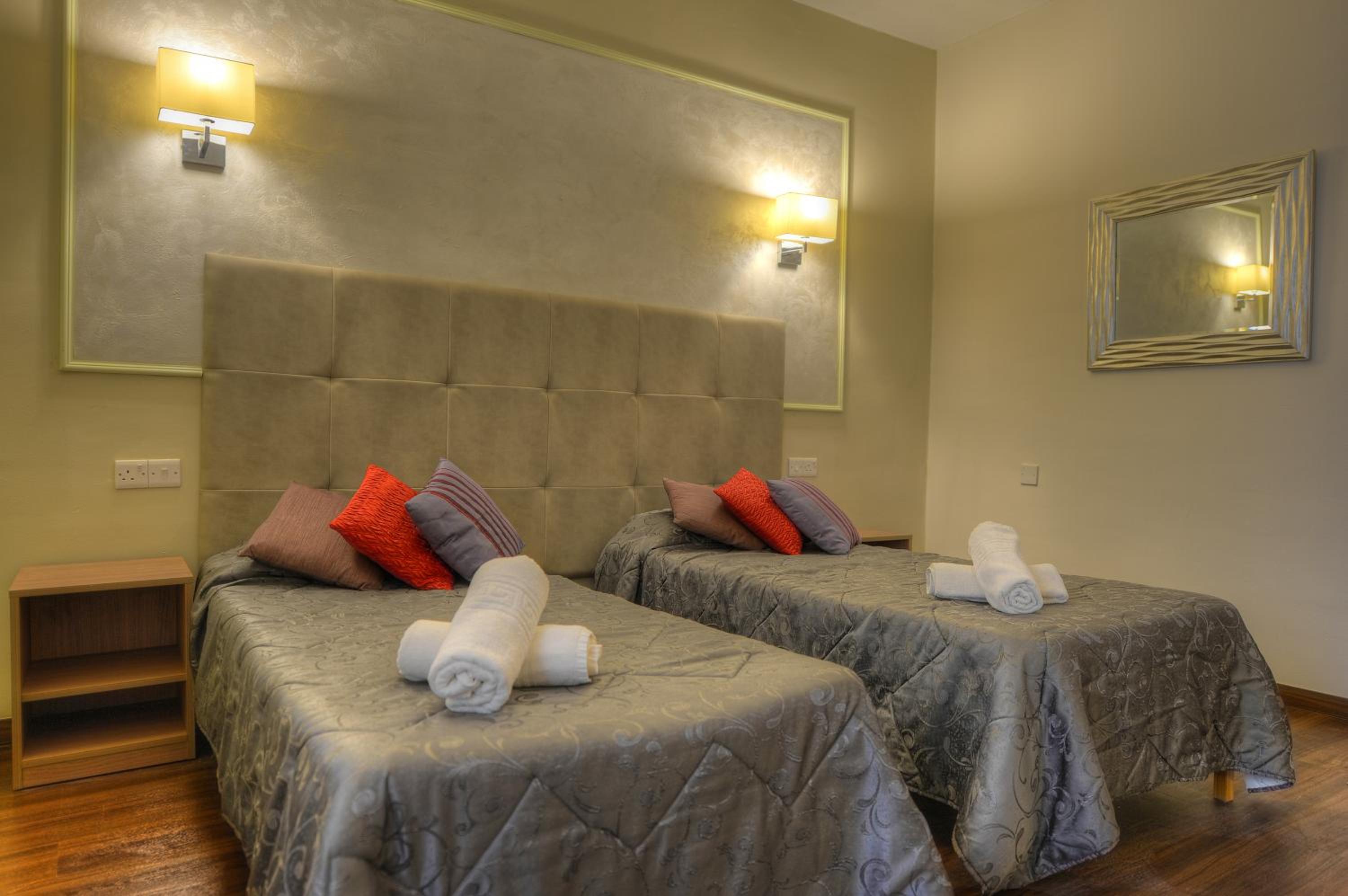 Economy Double or Twin Room - Photo 9