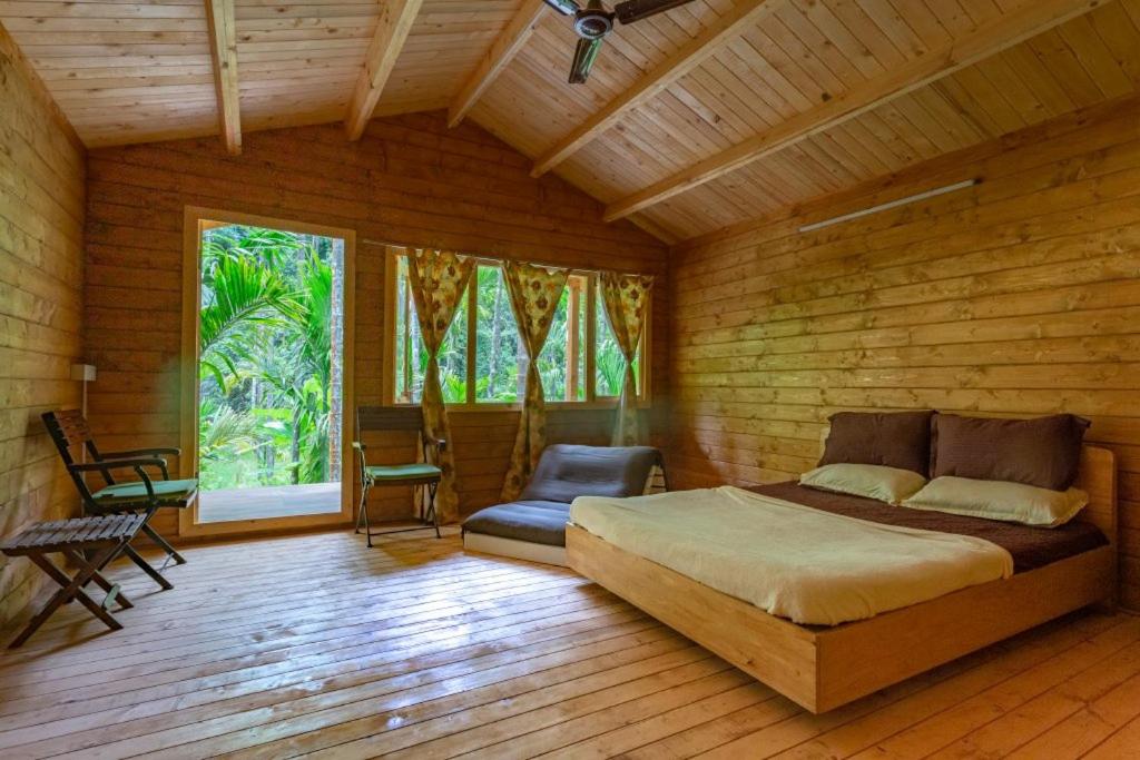 Deluxe Double Room (2 Adults + 1 Child) photo 1