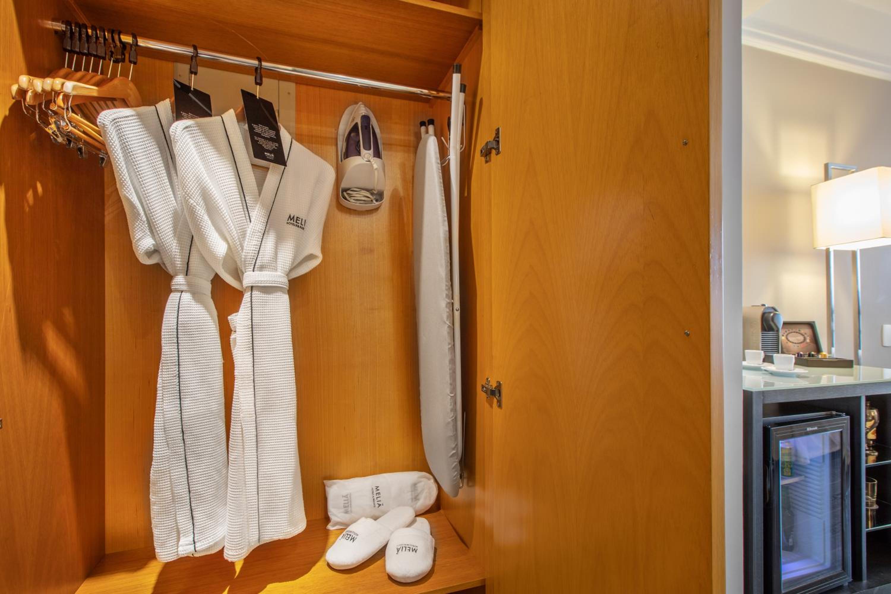 Premium Queen Room - Photo 2