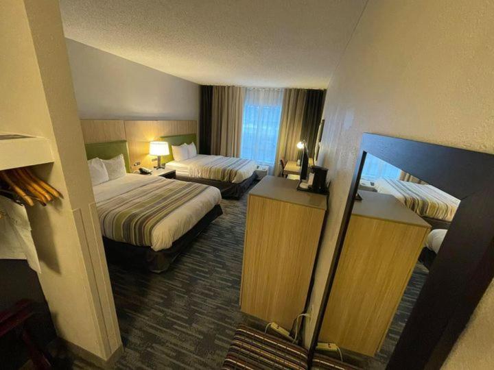 One-Bedroom Suite with Two Queen Beds - Disability Access/Non-Smoking  - Photo 1