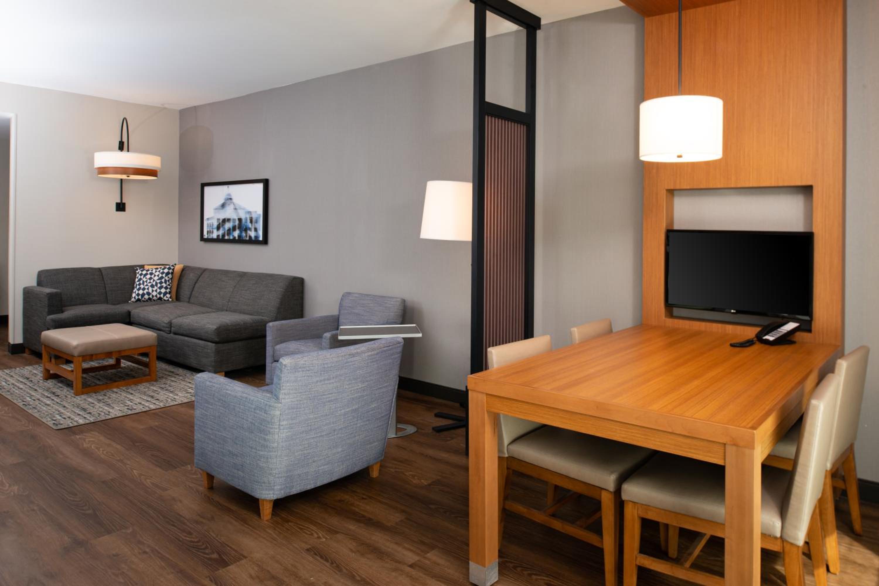 One-Bedroom King Suite with Sofa Bed - Photo 2
