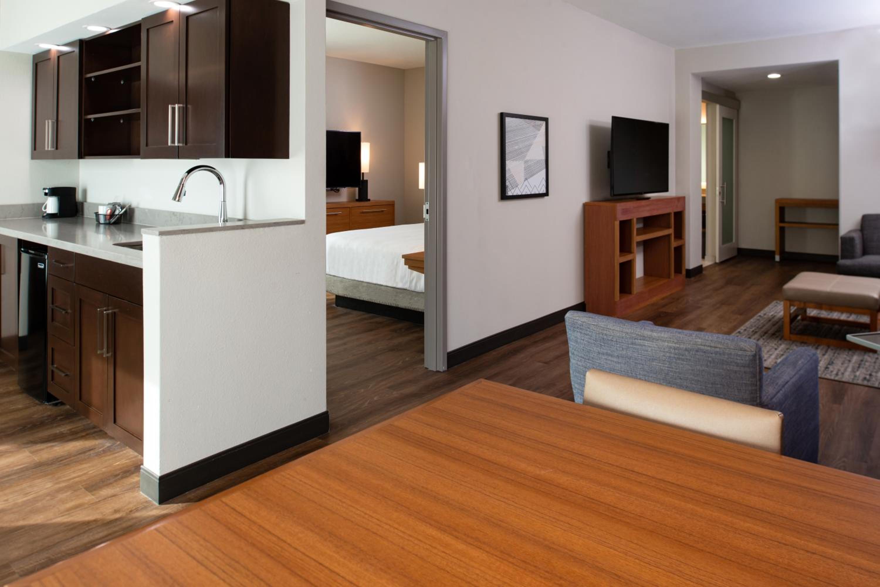 One-Bedroom King Suite with Sofa Bed - Photo 5