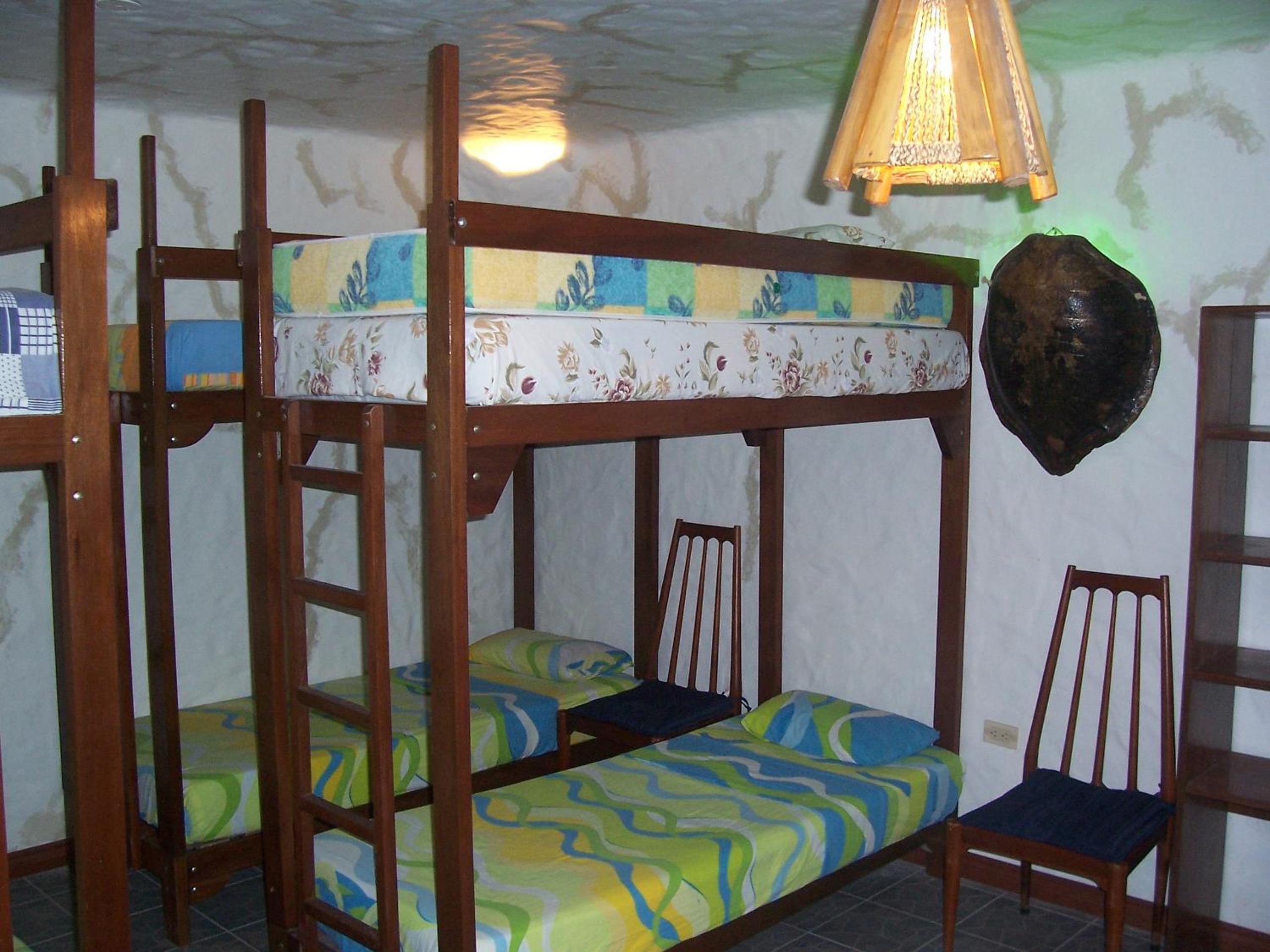 6-Bed Mixed Dormitory Room photo 2