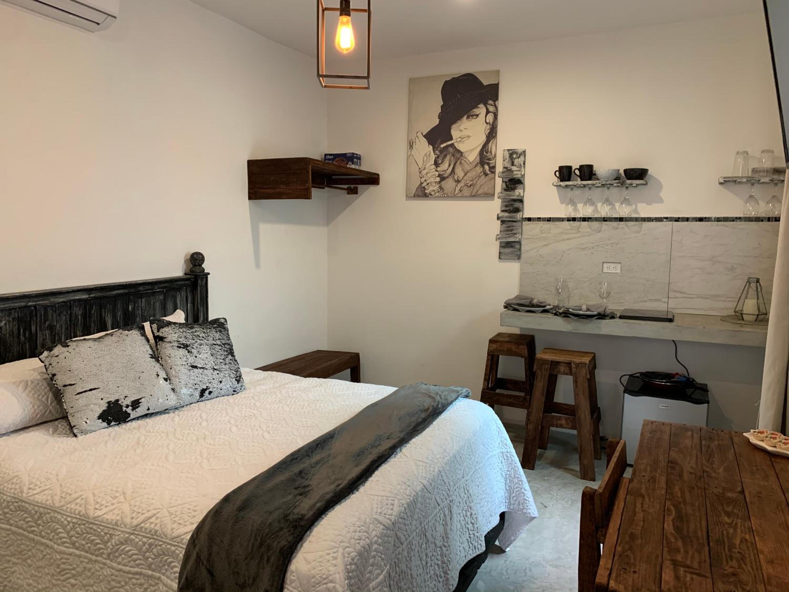 One-Bedroom Apartment - Photo 6