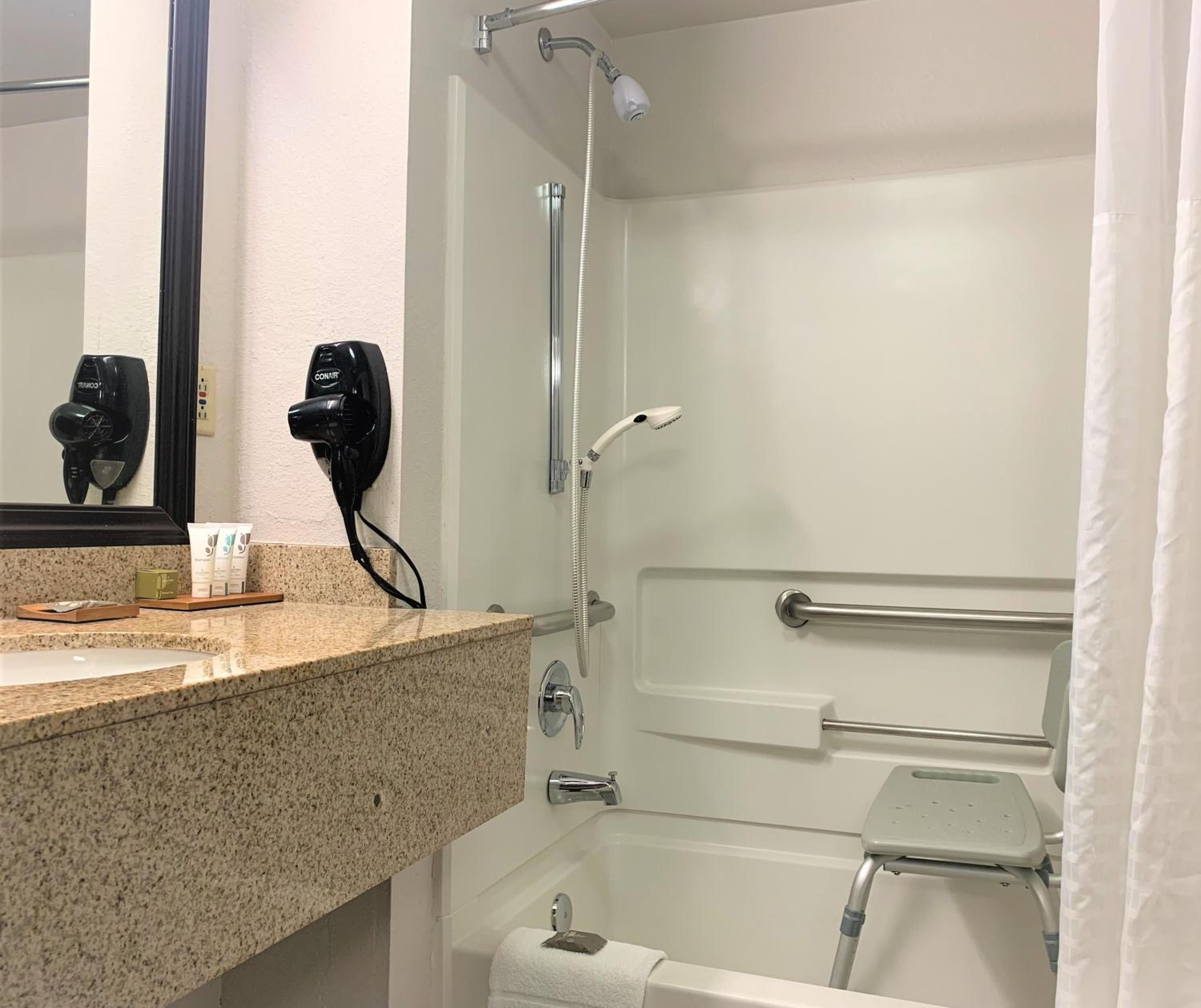 King Room - Disability Access/Non-Smoking - Photo 4