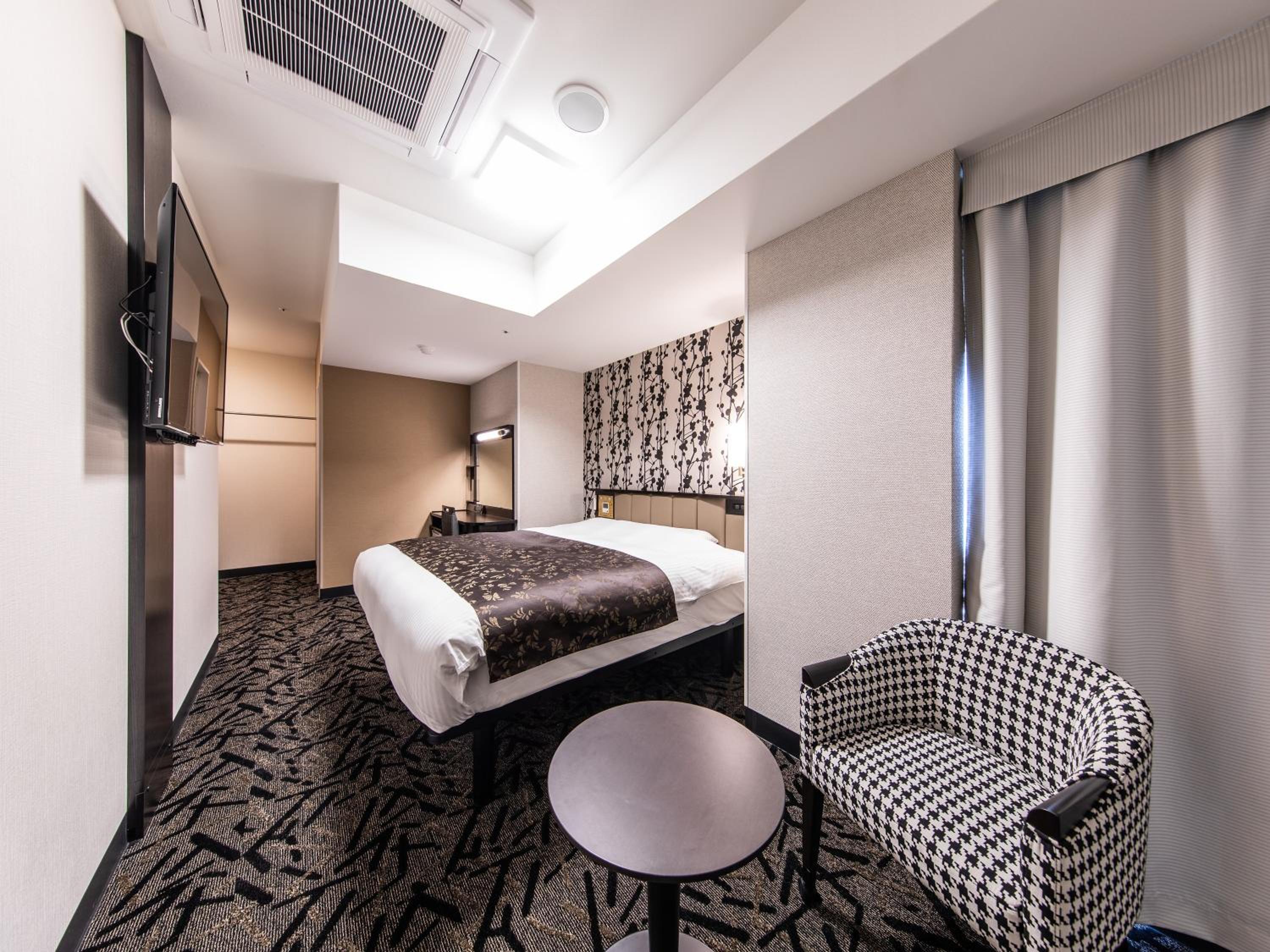 King Room - Non-Smoking - Photo 1