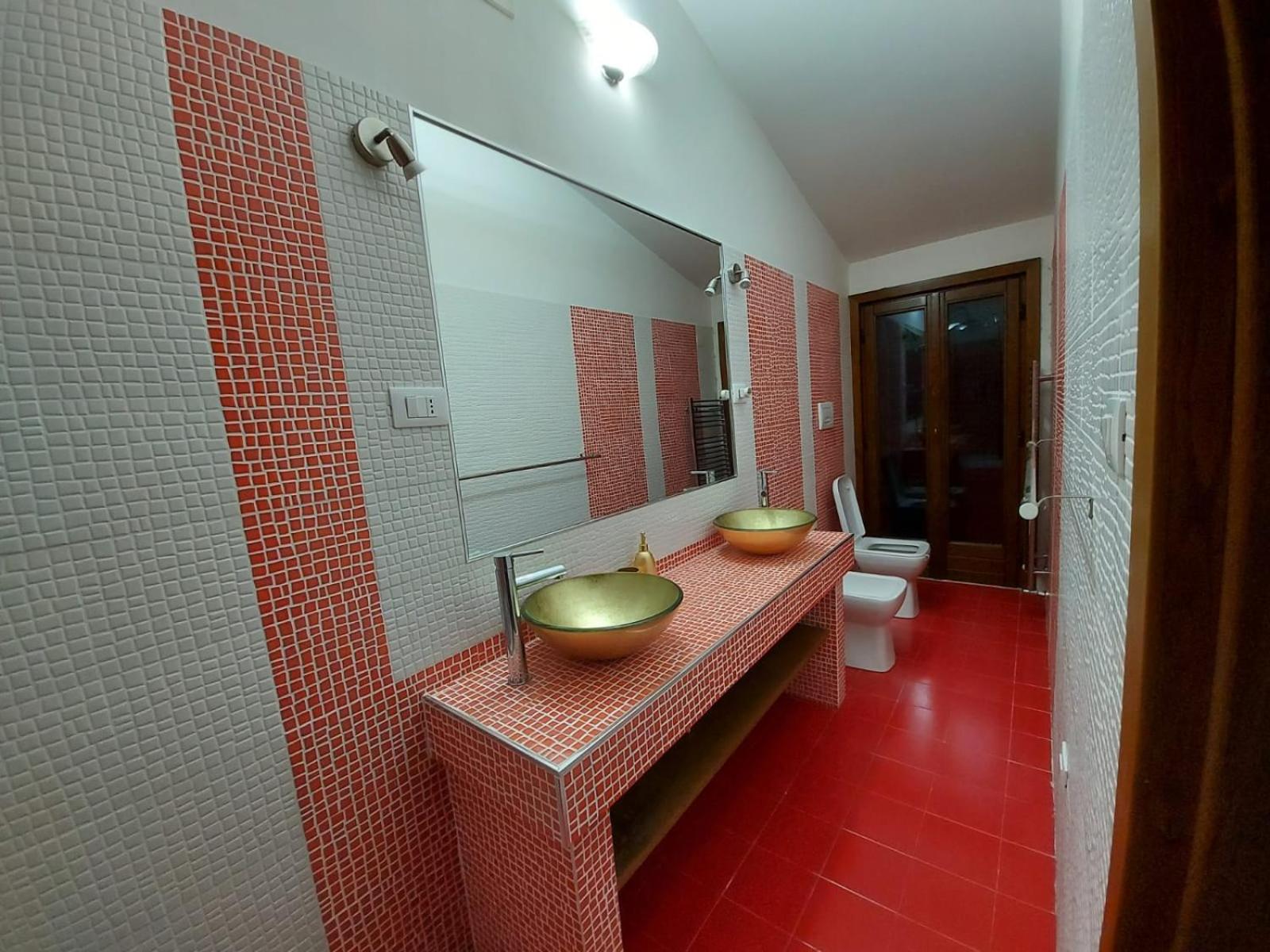 Double Room with Private Bathroom - Photo 2