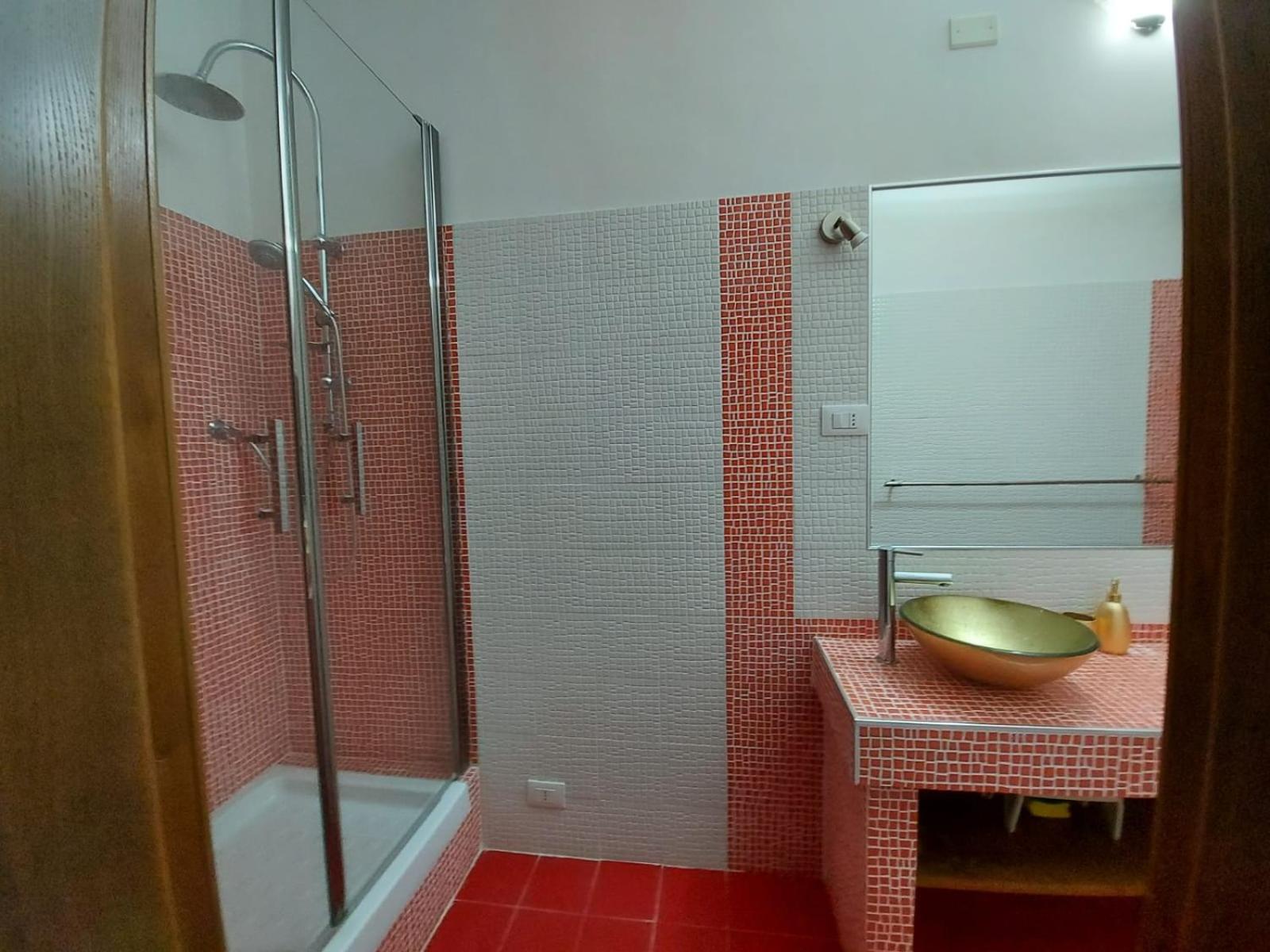 Double Room with Private Bathroom - Photo 3