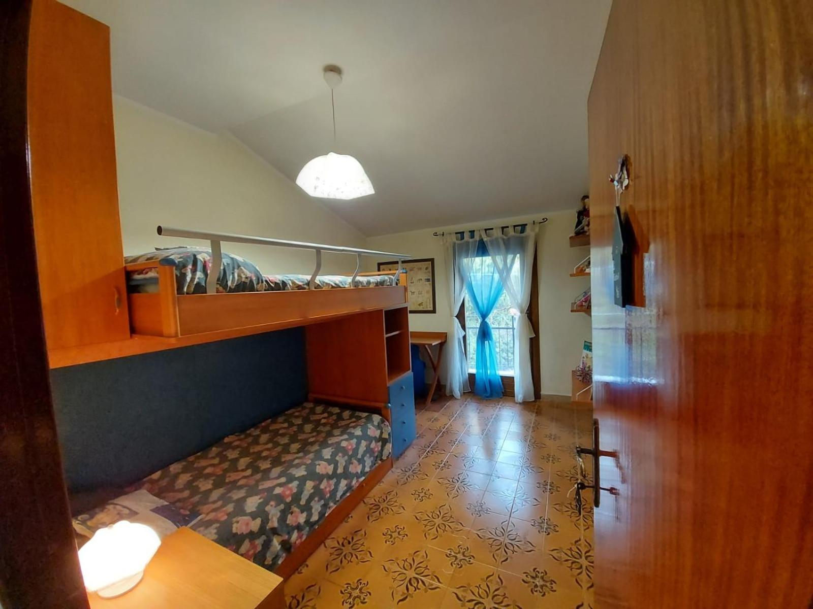 Twin Room with Shared Bathroom photo 2