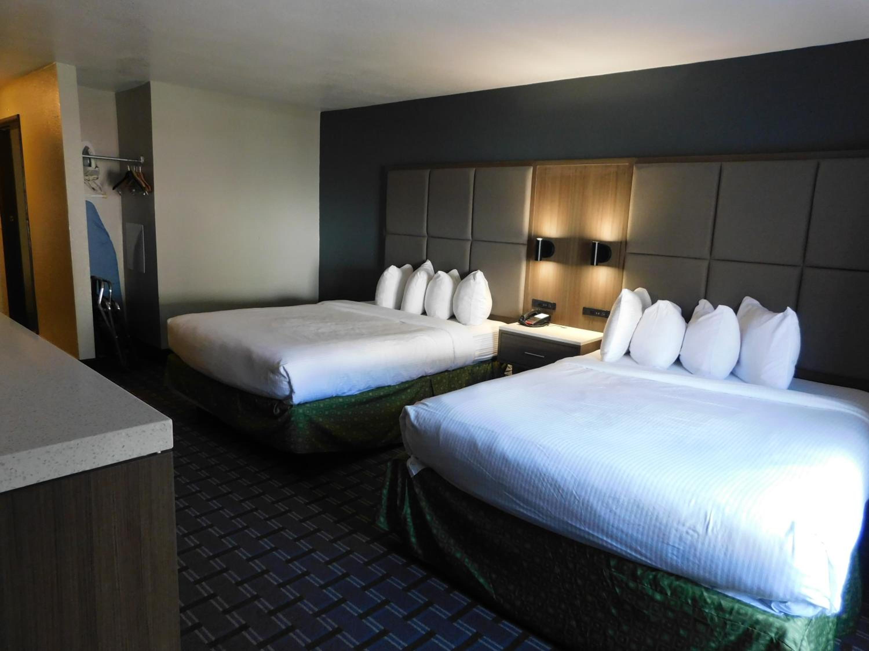 Standard Room, 2 Queen Beds, Accessible, Non Smoking - Photo 5