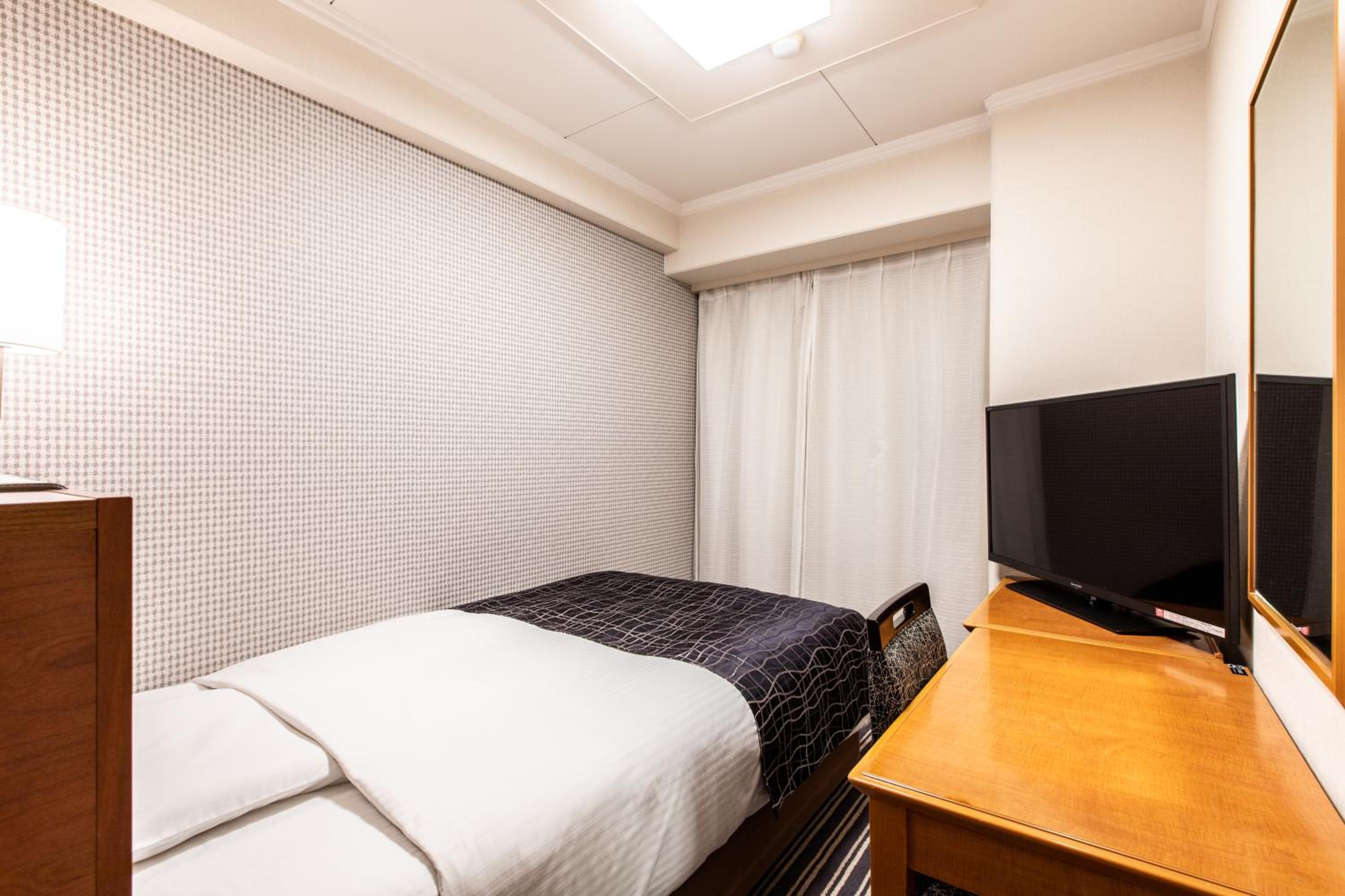 Single Room - Non-Smoking - Breakfast Included photo 1