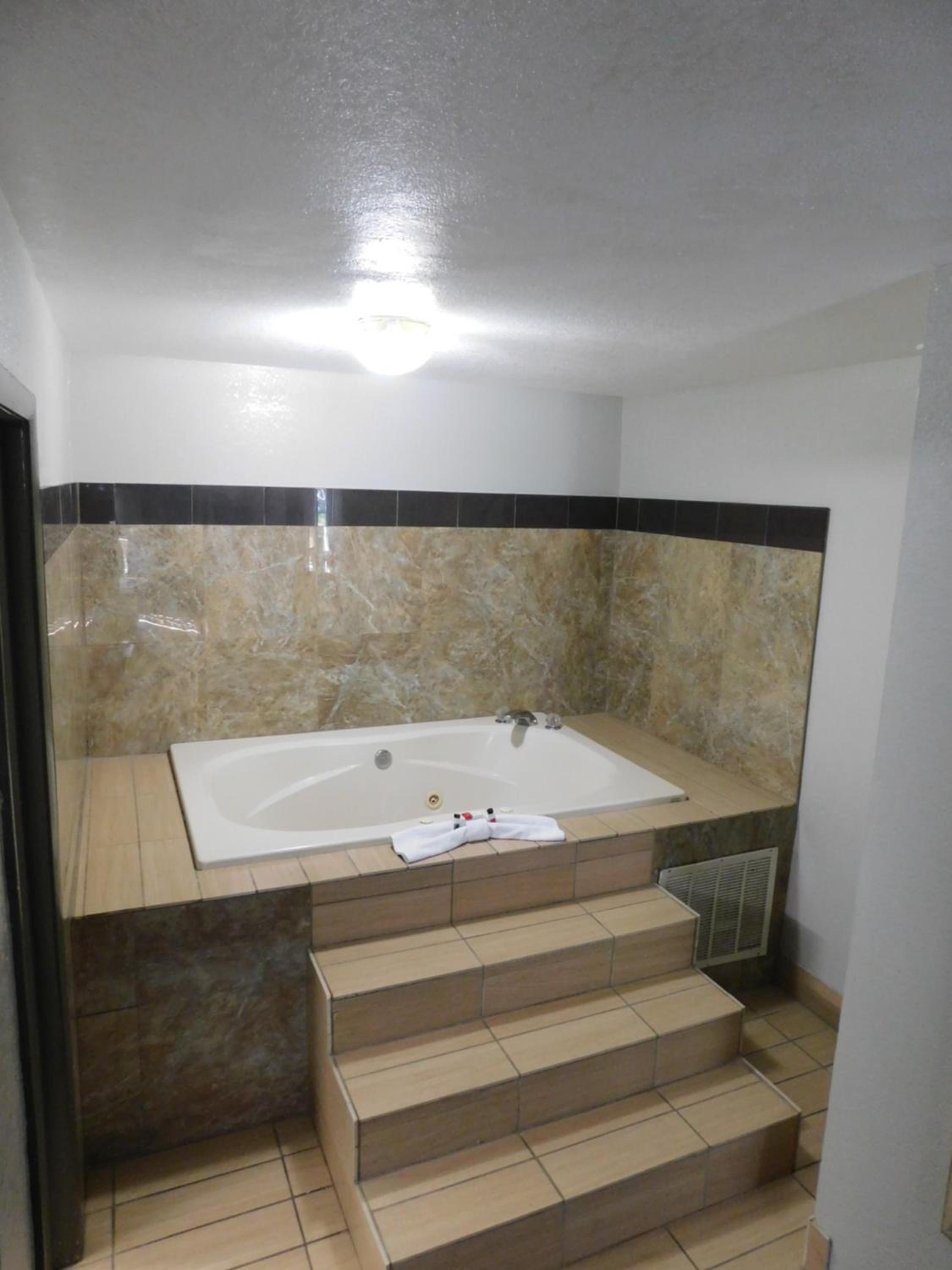 King Studio Suite - Non-Smoking - Photo 9