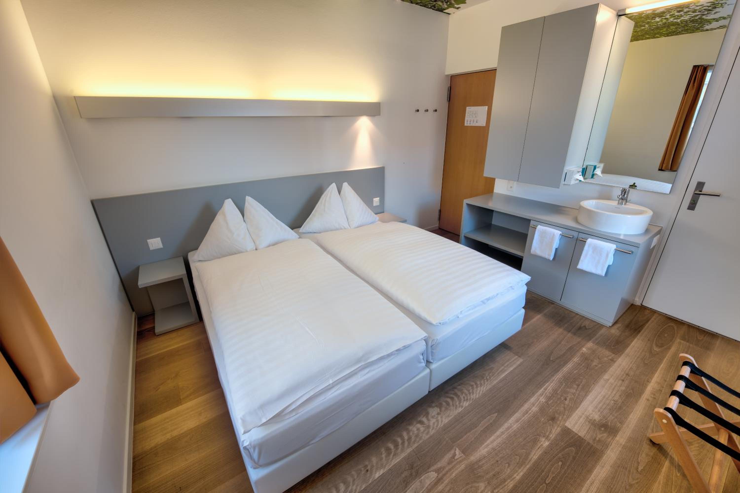Twin Room - Photo 1