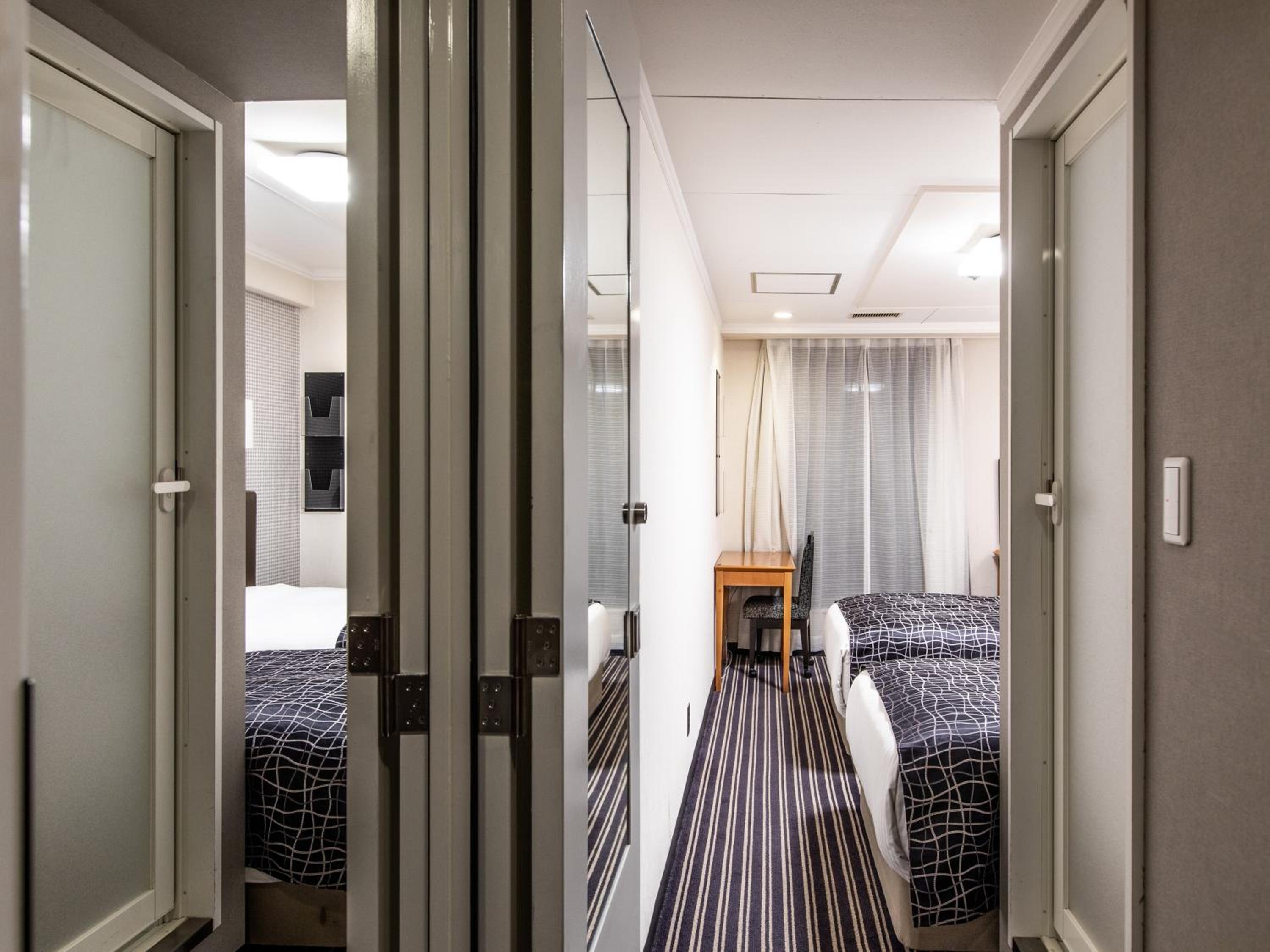 Connecting twin room - Nonsmoking (4 beds) - Photo 1