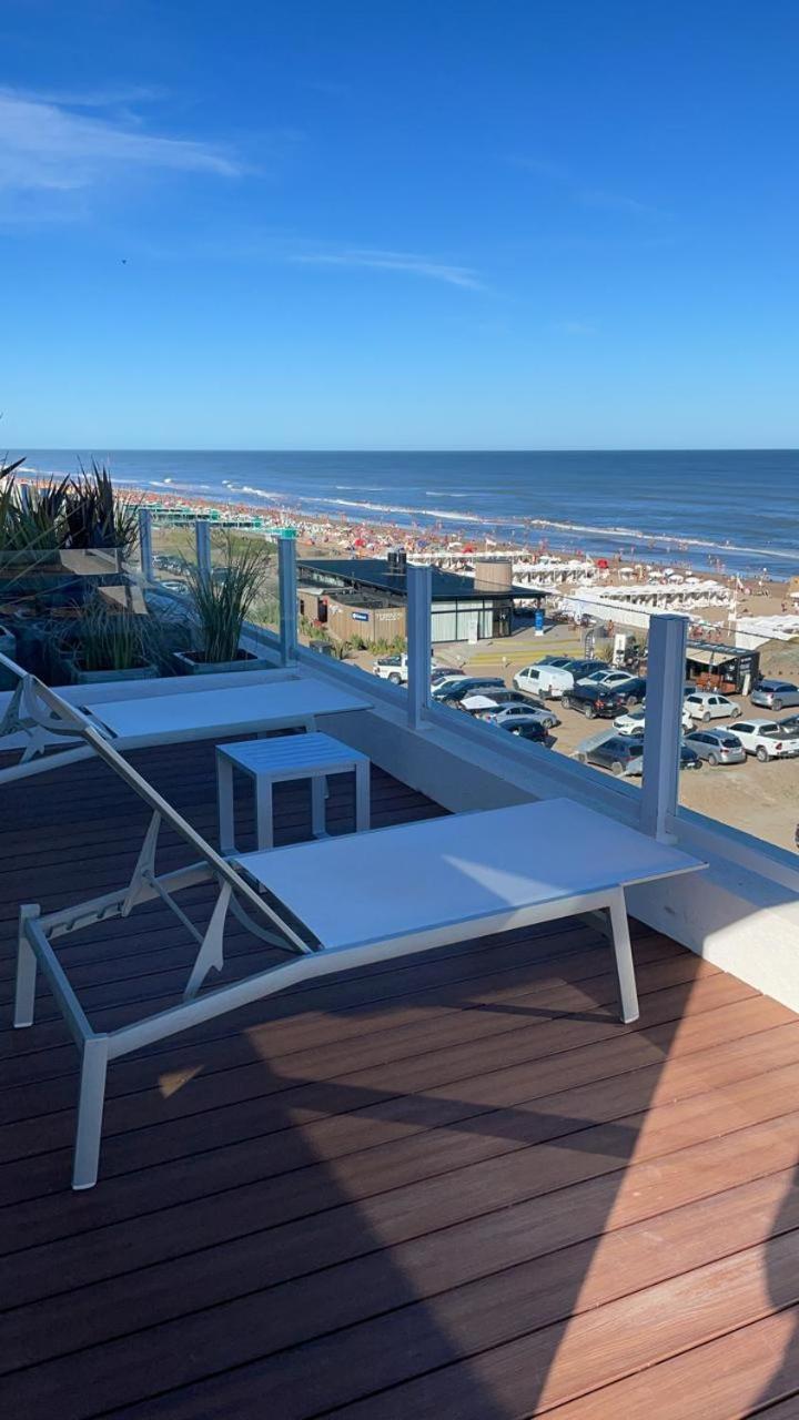 Deluxe Double Room with Balcony and Sea View photo 2