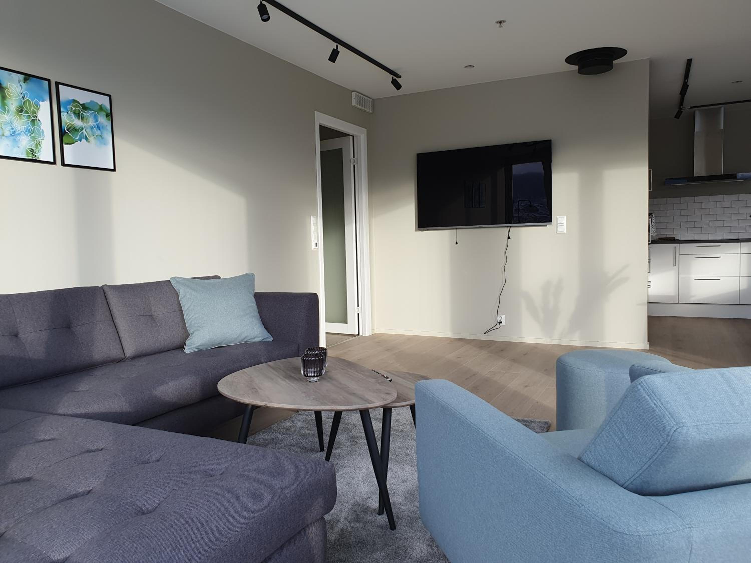 Two-Bedroom Apartment with Balcony photo 3